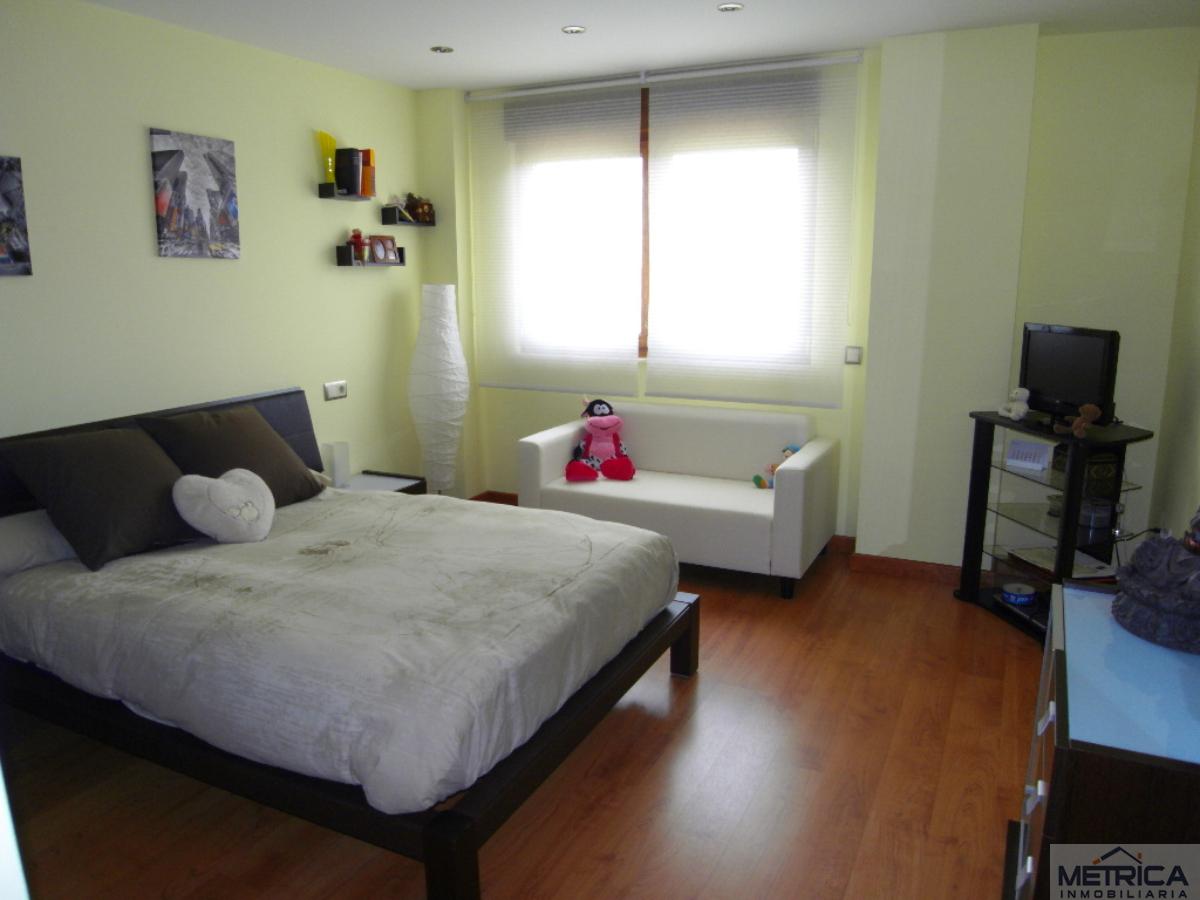 For sale of chalet in Villamayor