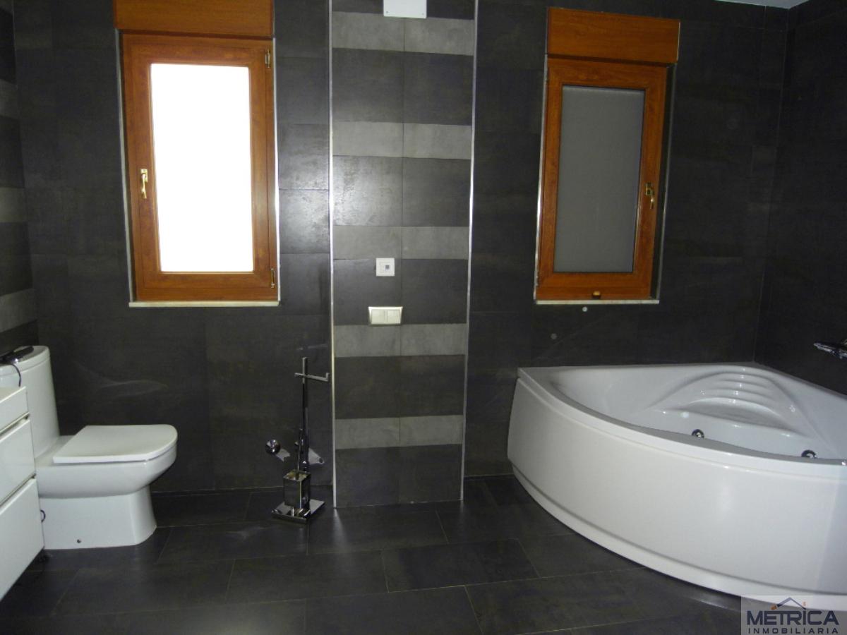 For sale of chalet in Villamayor