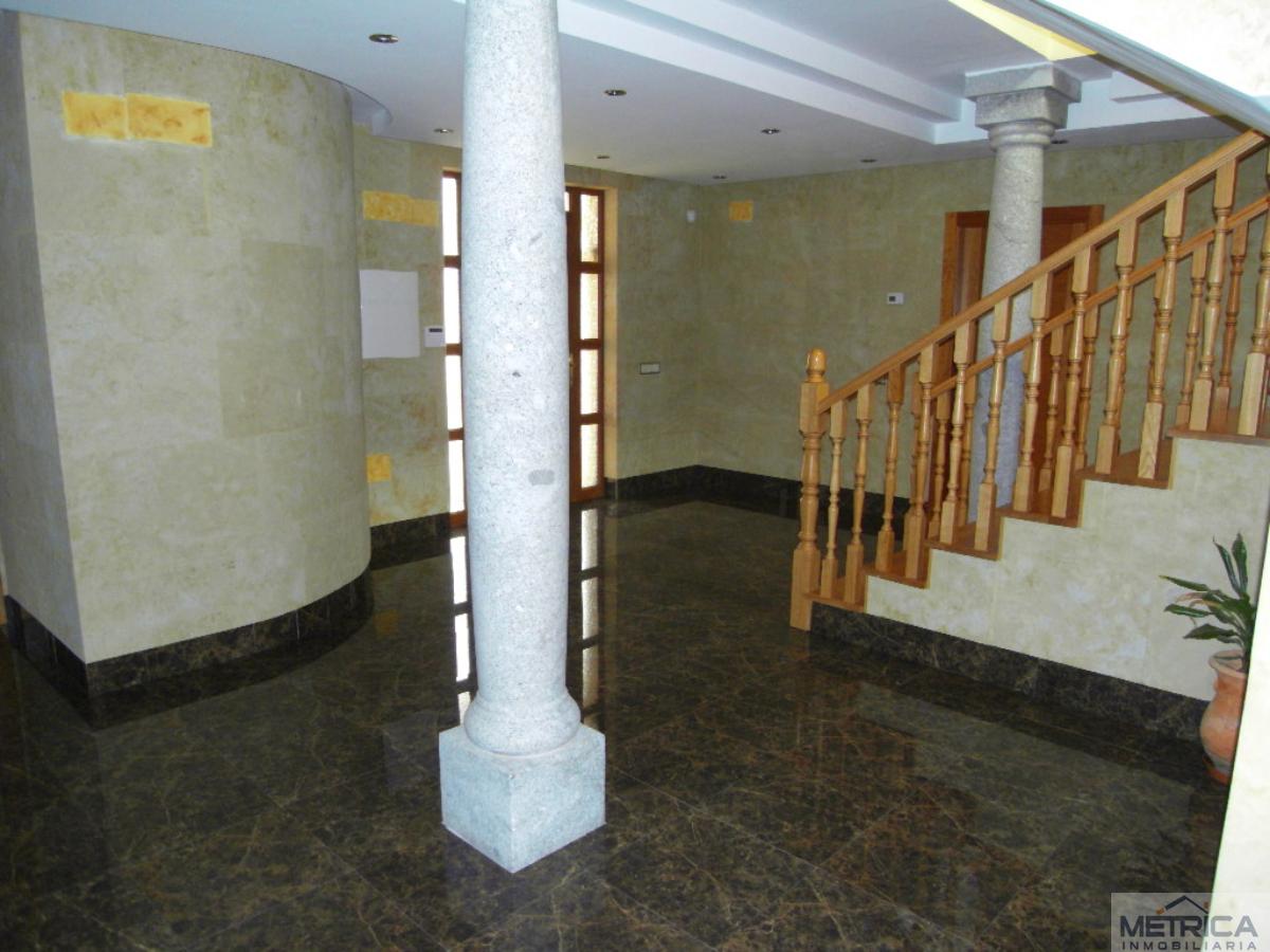 For sale of chalet in Villamayor