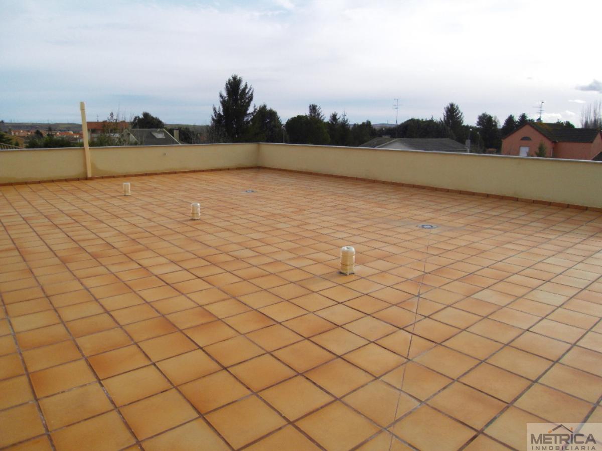 For sale of chalet in Villamayor