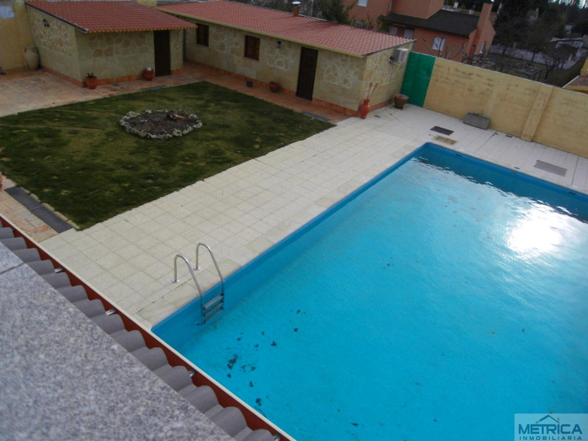 For sale of chalet in Villamayor