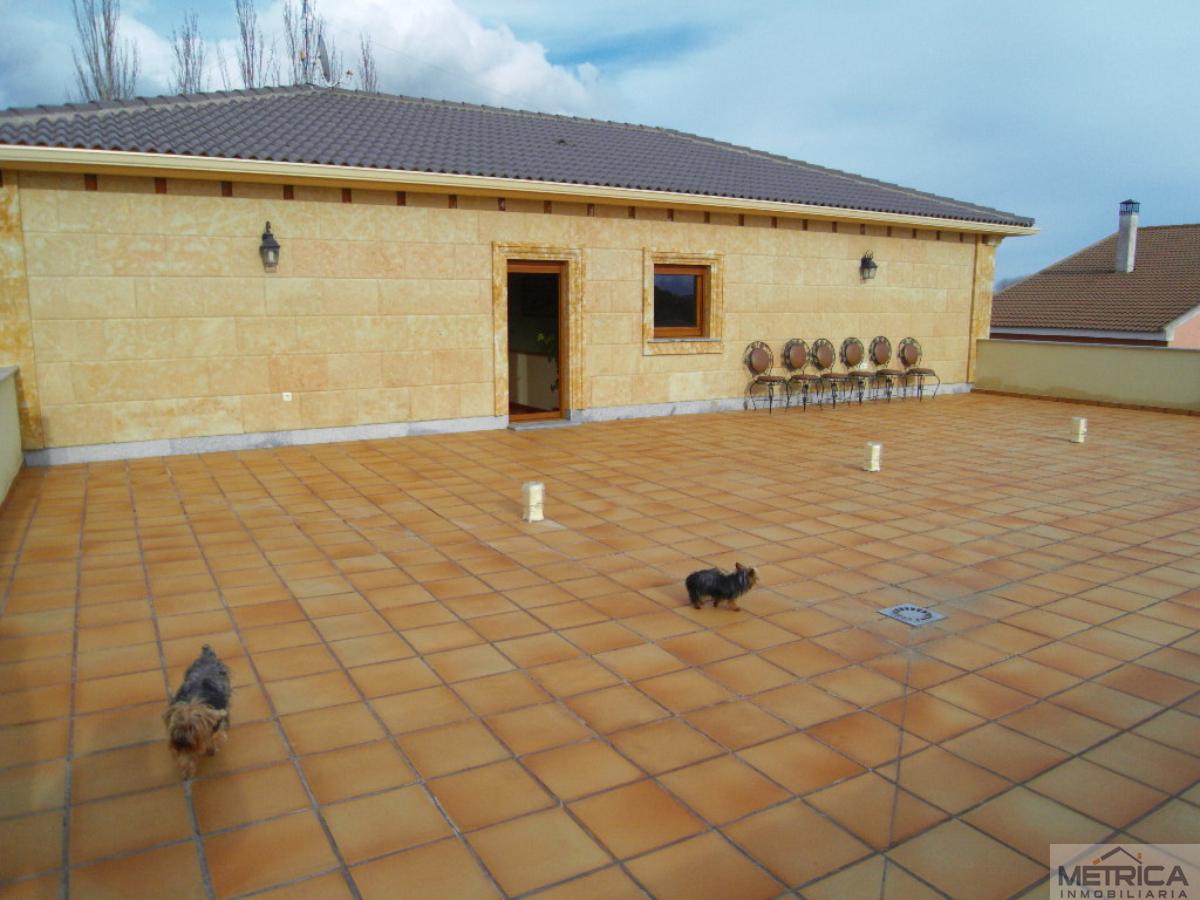 For sale of chalet in Villamayor