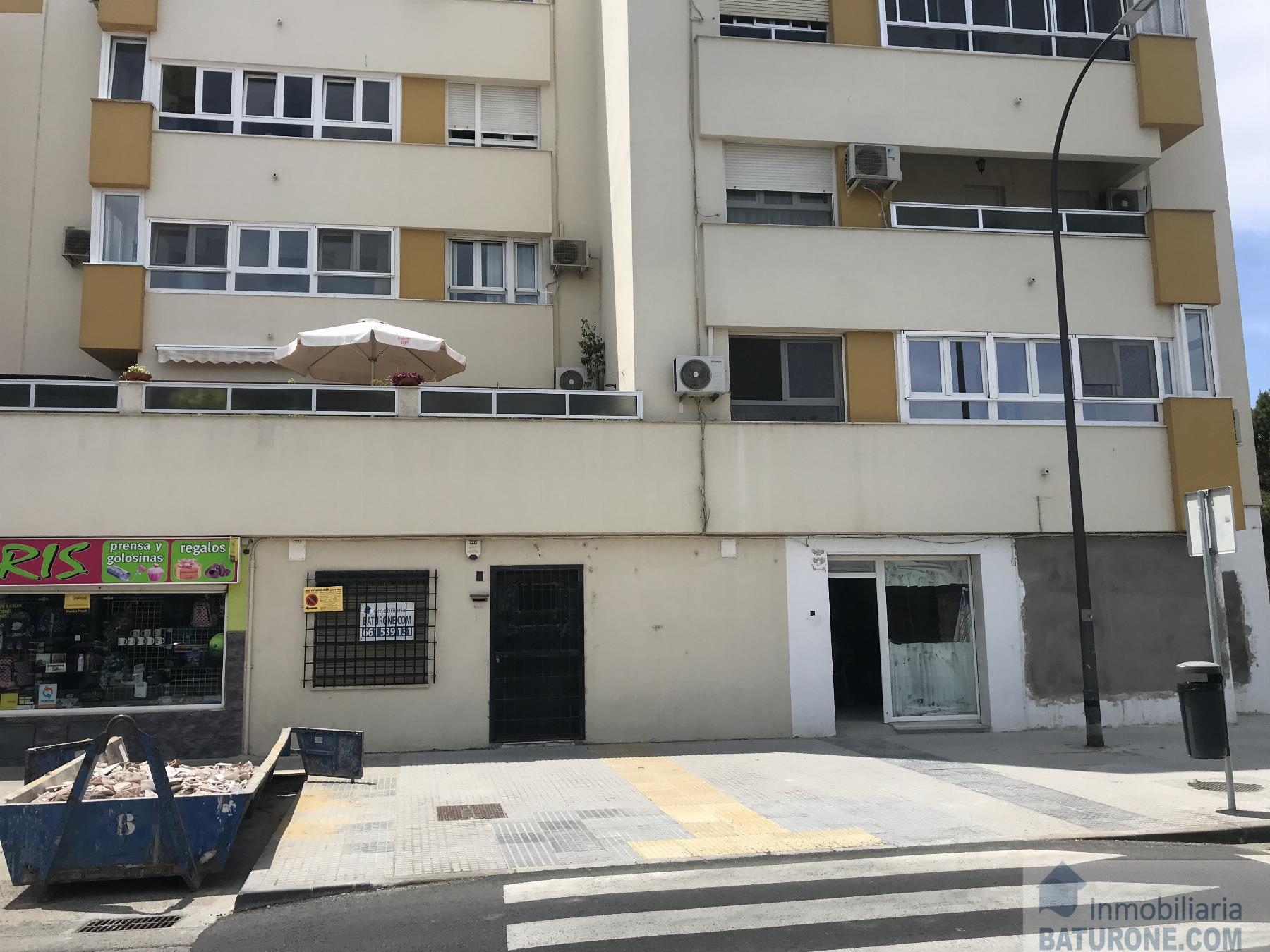 For sale of commercial in San Fernando