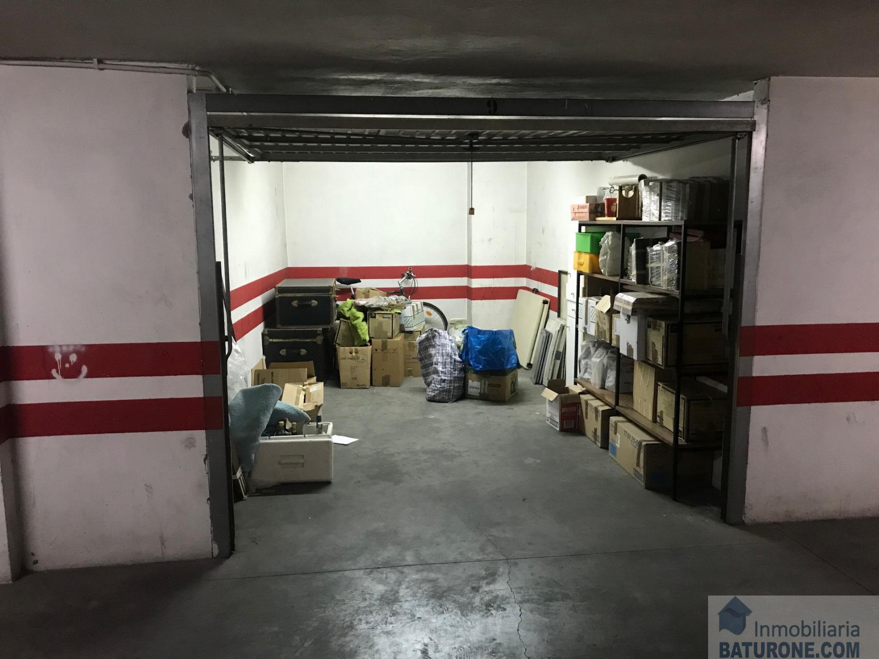 For sale of garage in San Fernando