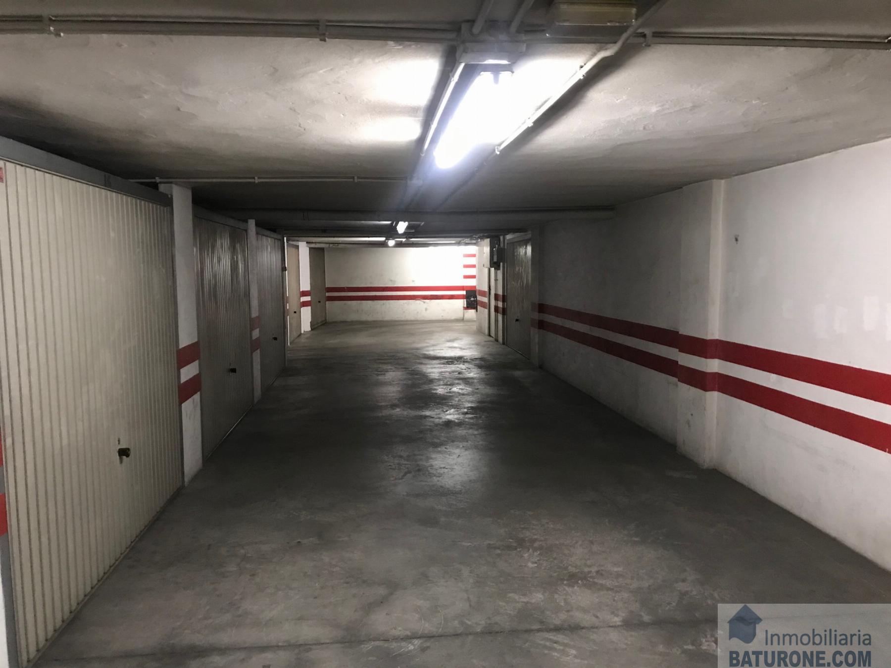 For sale of garage in San Fernando