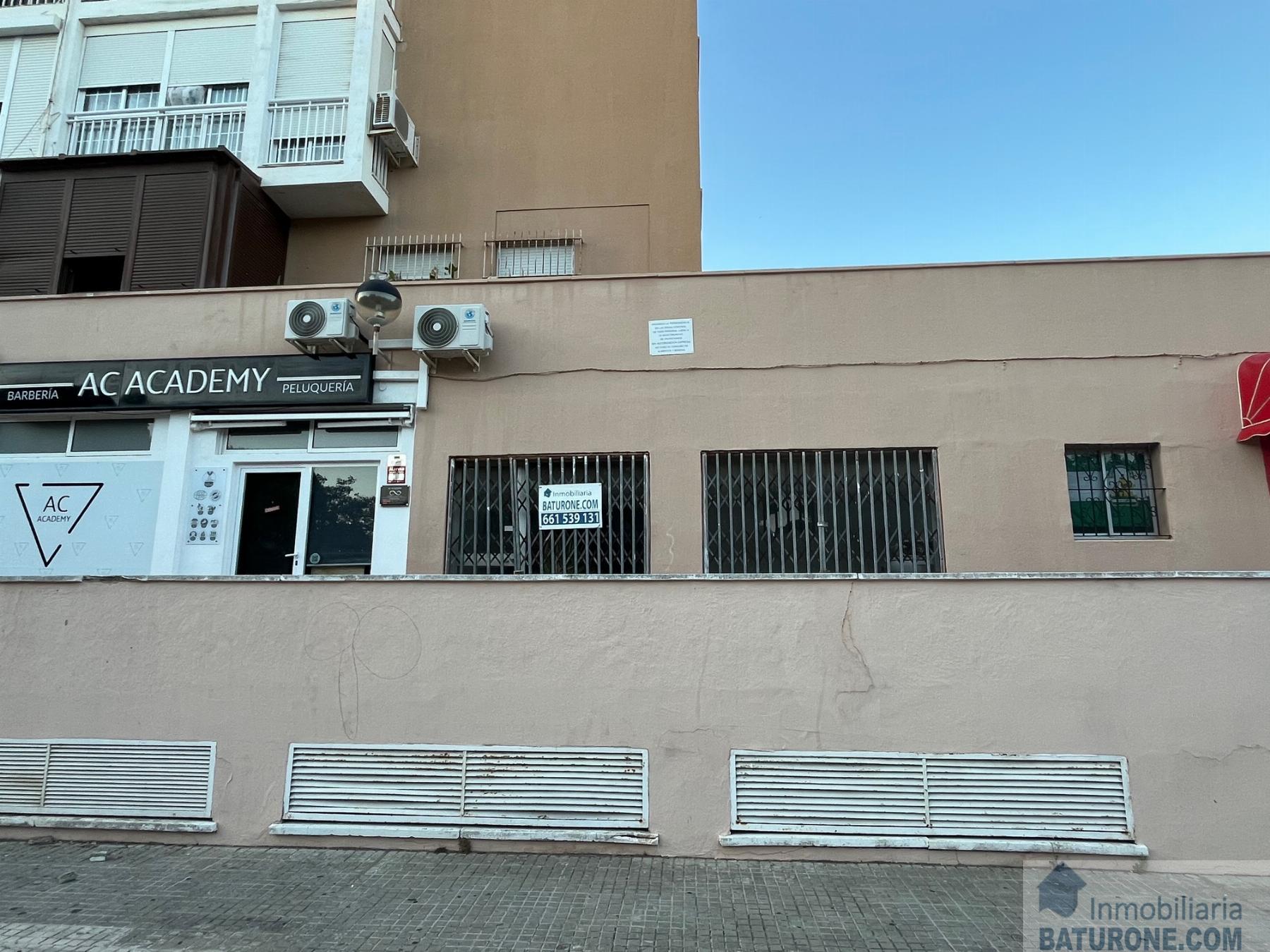 For sale of commercial in San Fernando