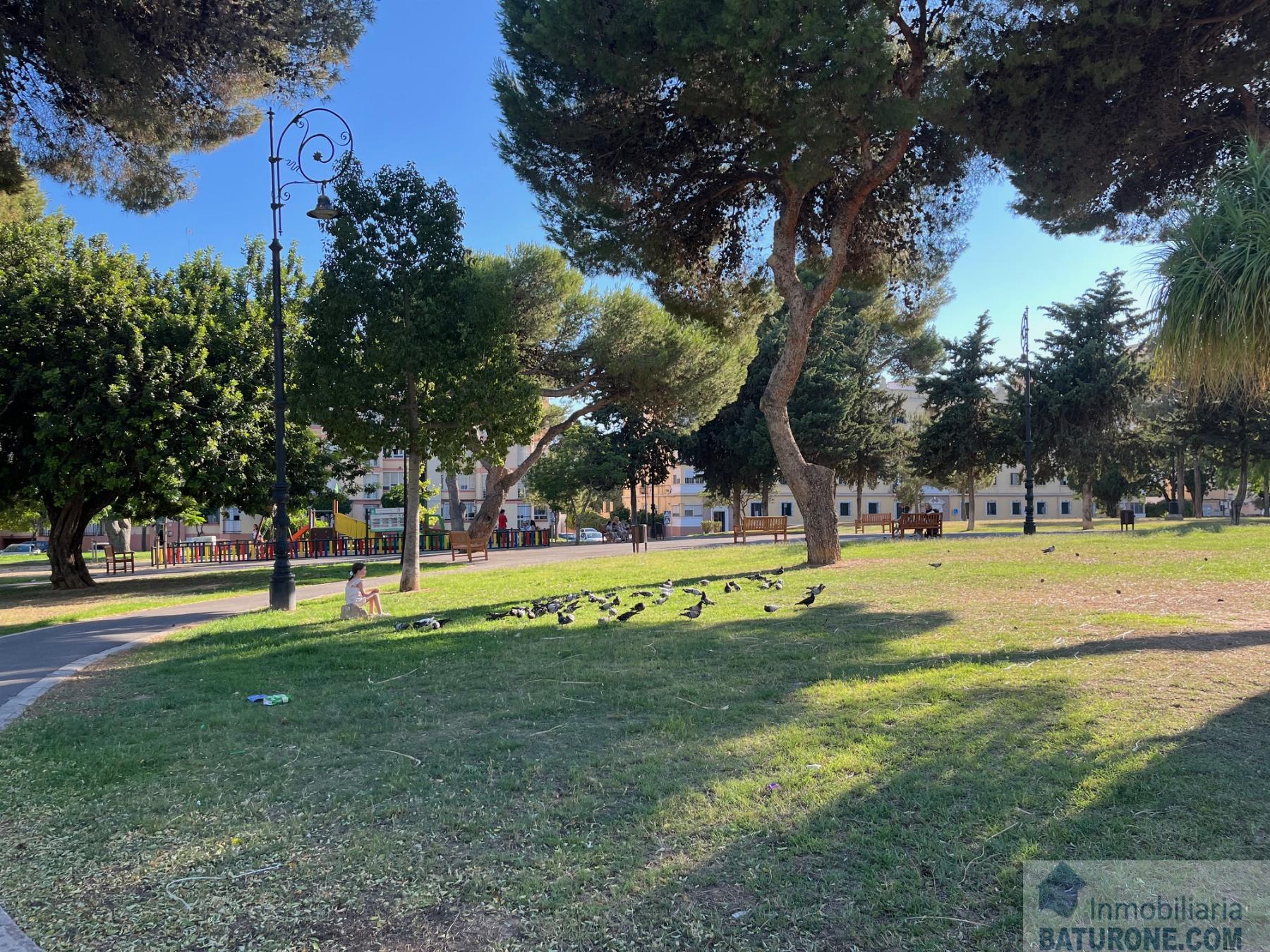 For sale of commercial in San Fernando