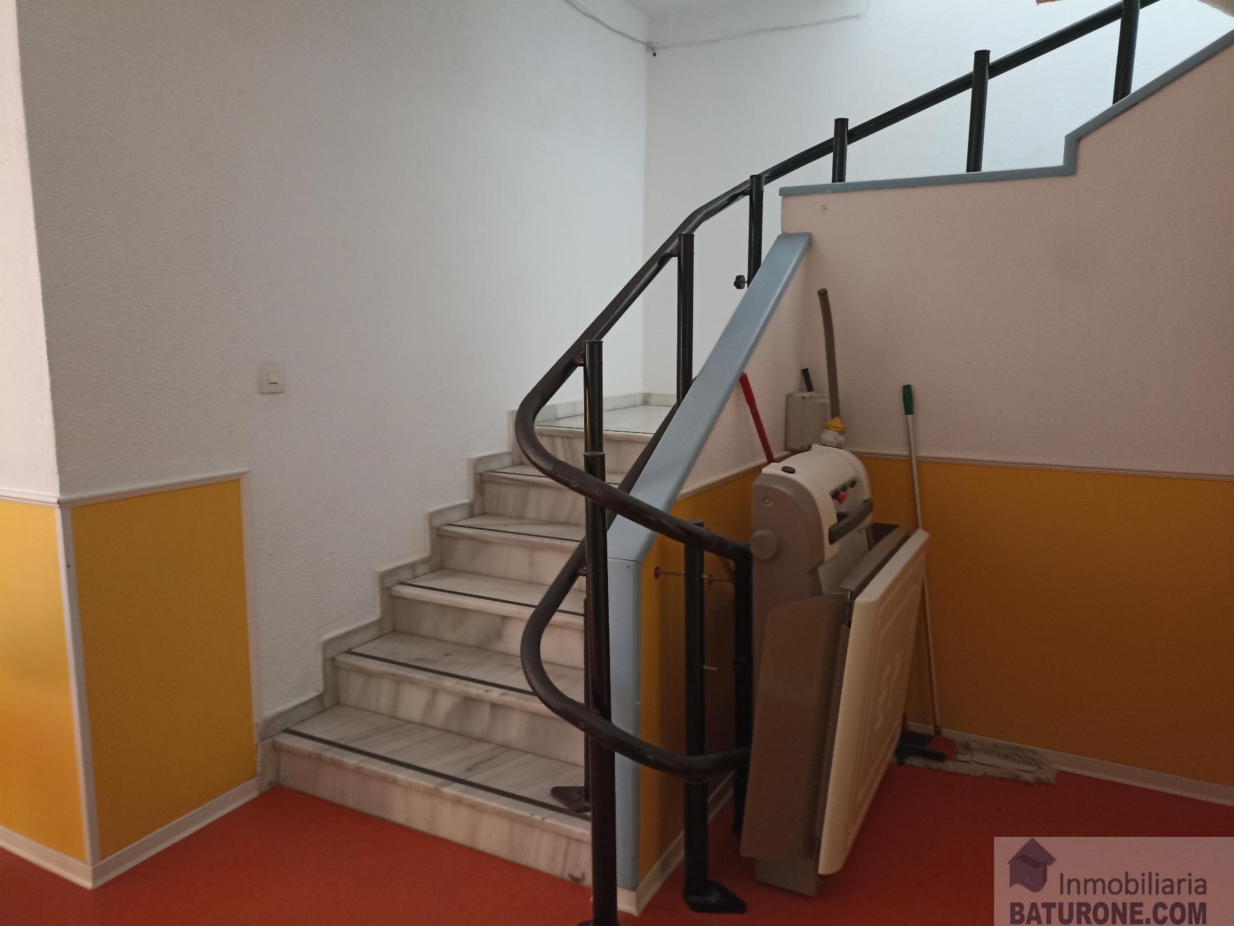 For sale of commercial in San Fernando