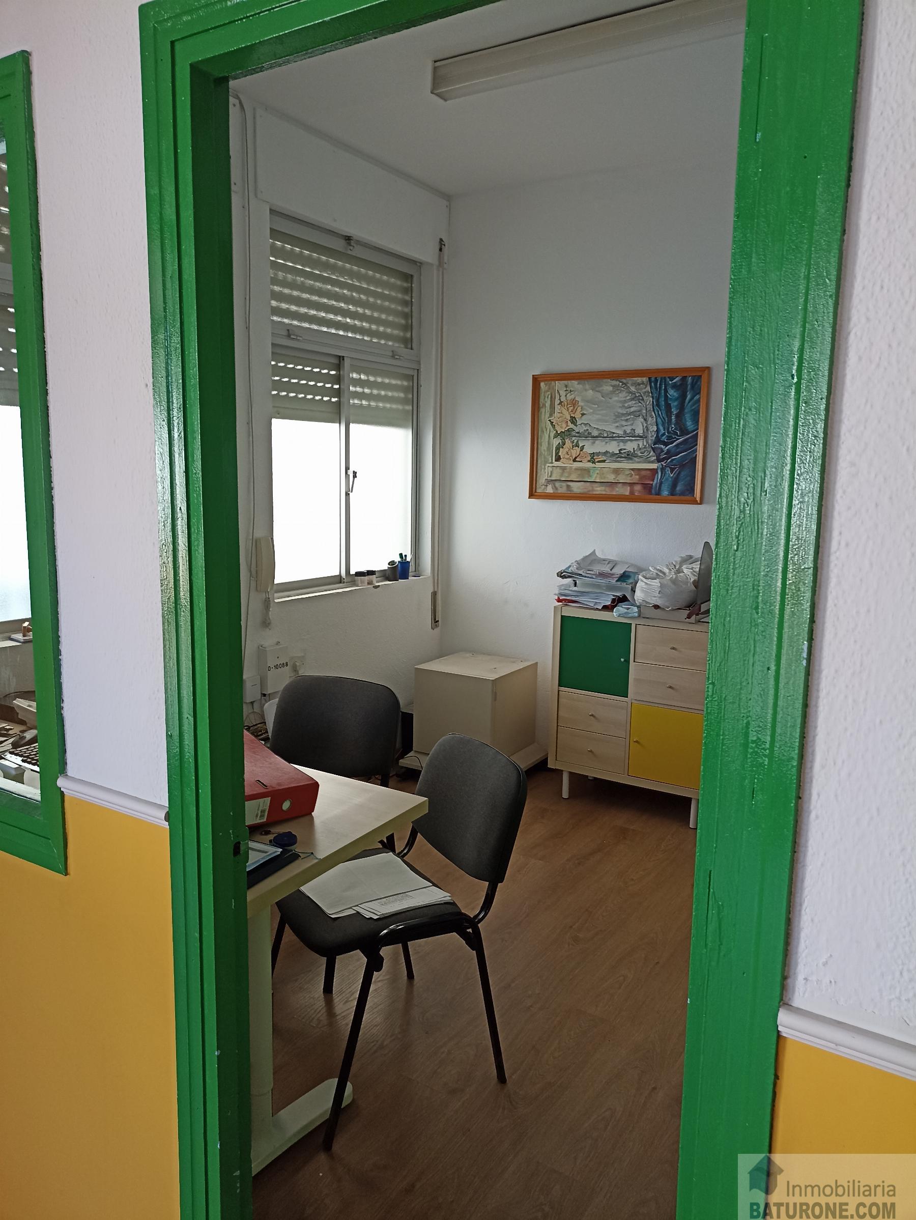 For sale of commercial in San Fernando