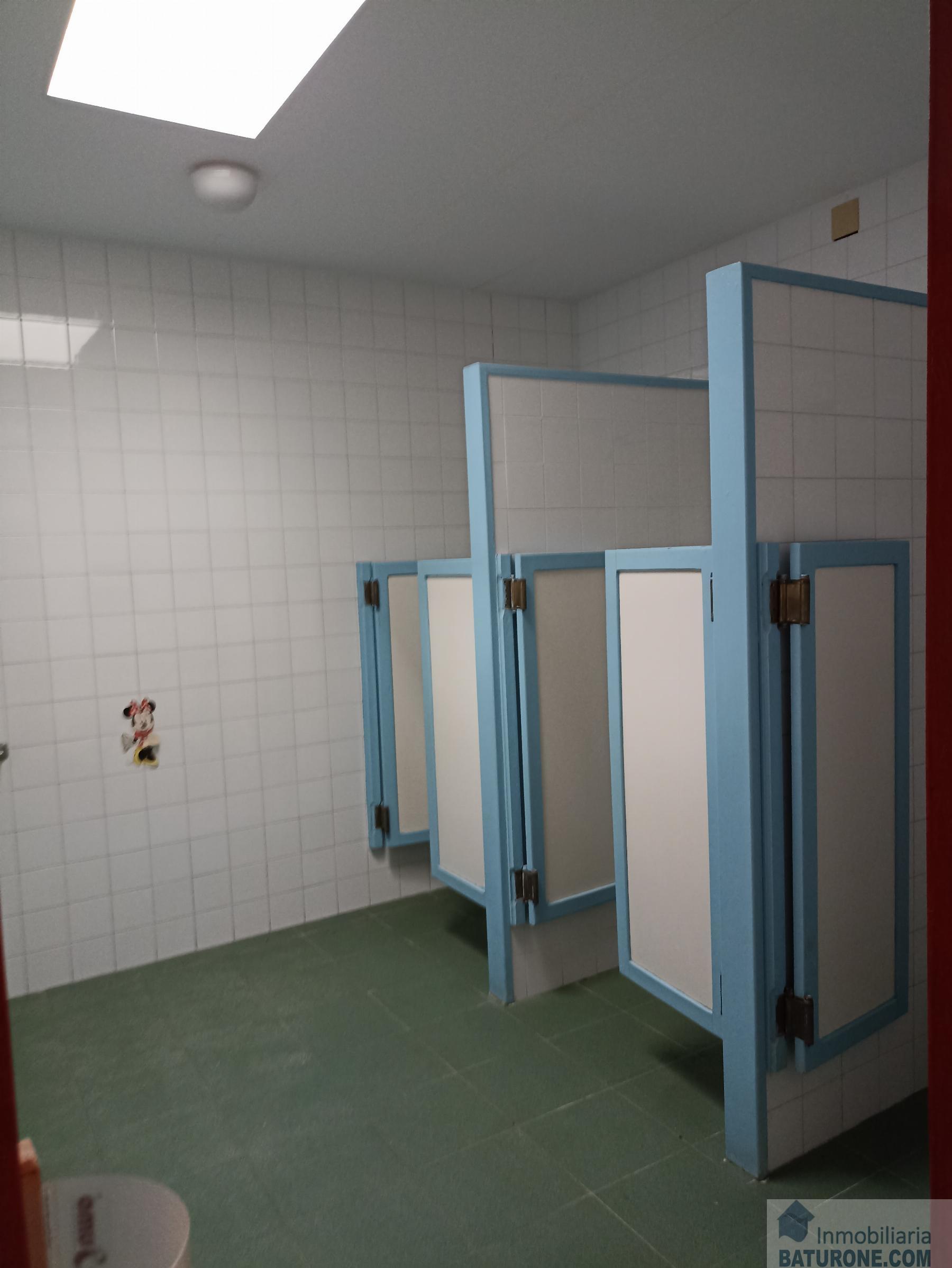 For sale of commercial in San Fernando