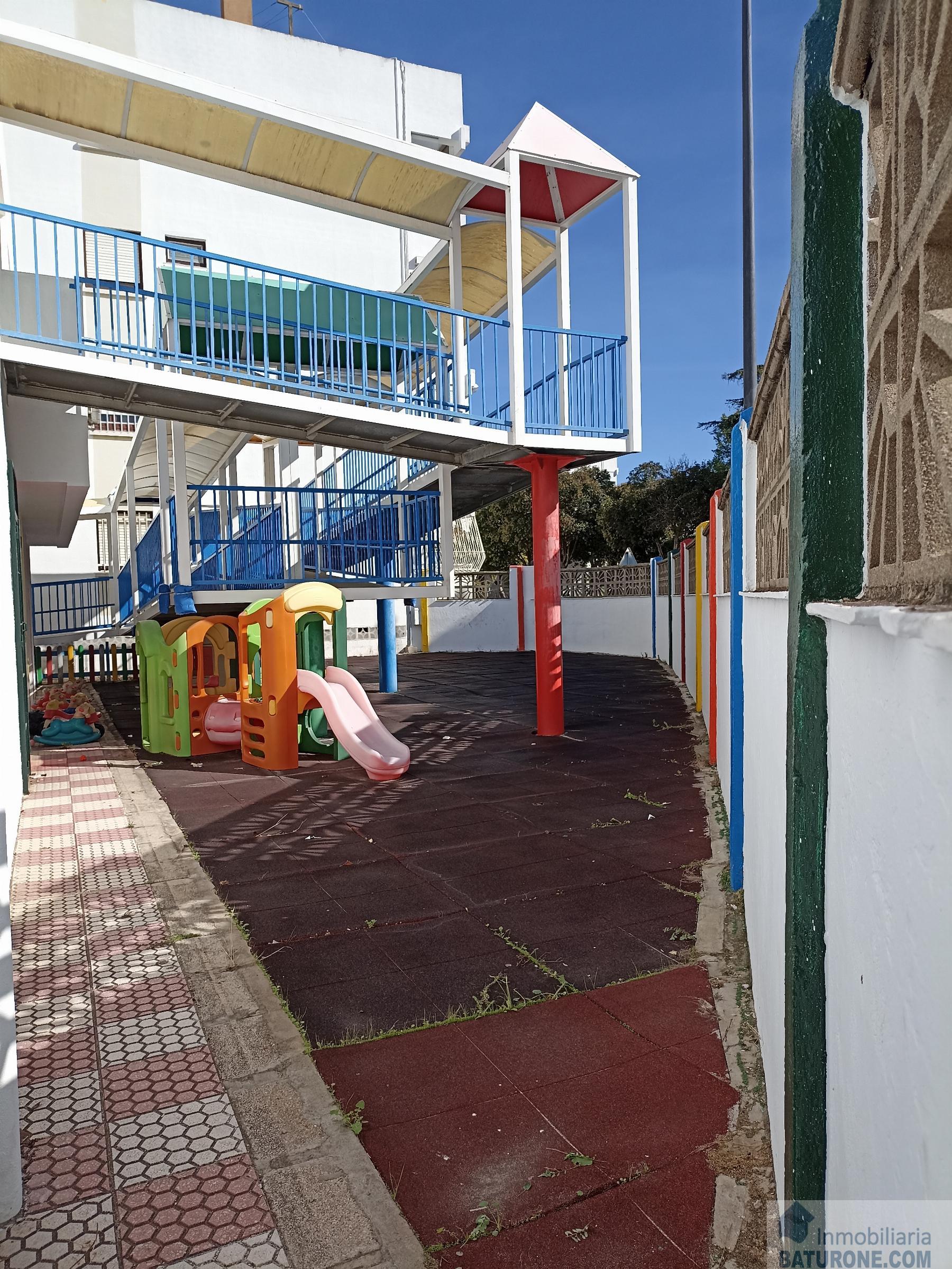 For sale of commercial in San Fernando