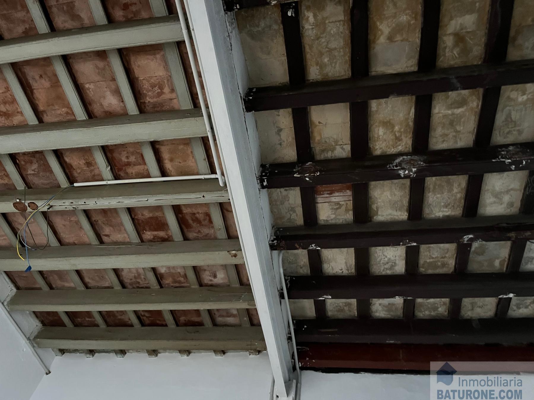 For sale of house in San Fernando
