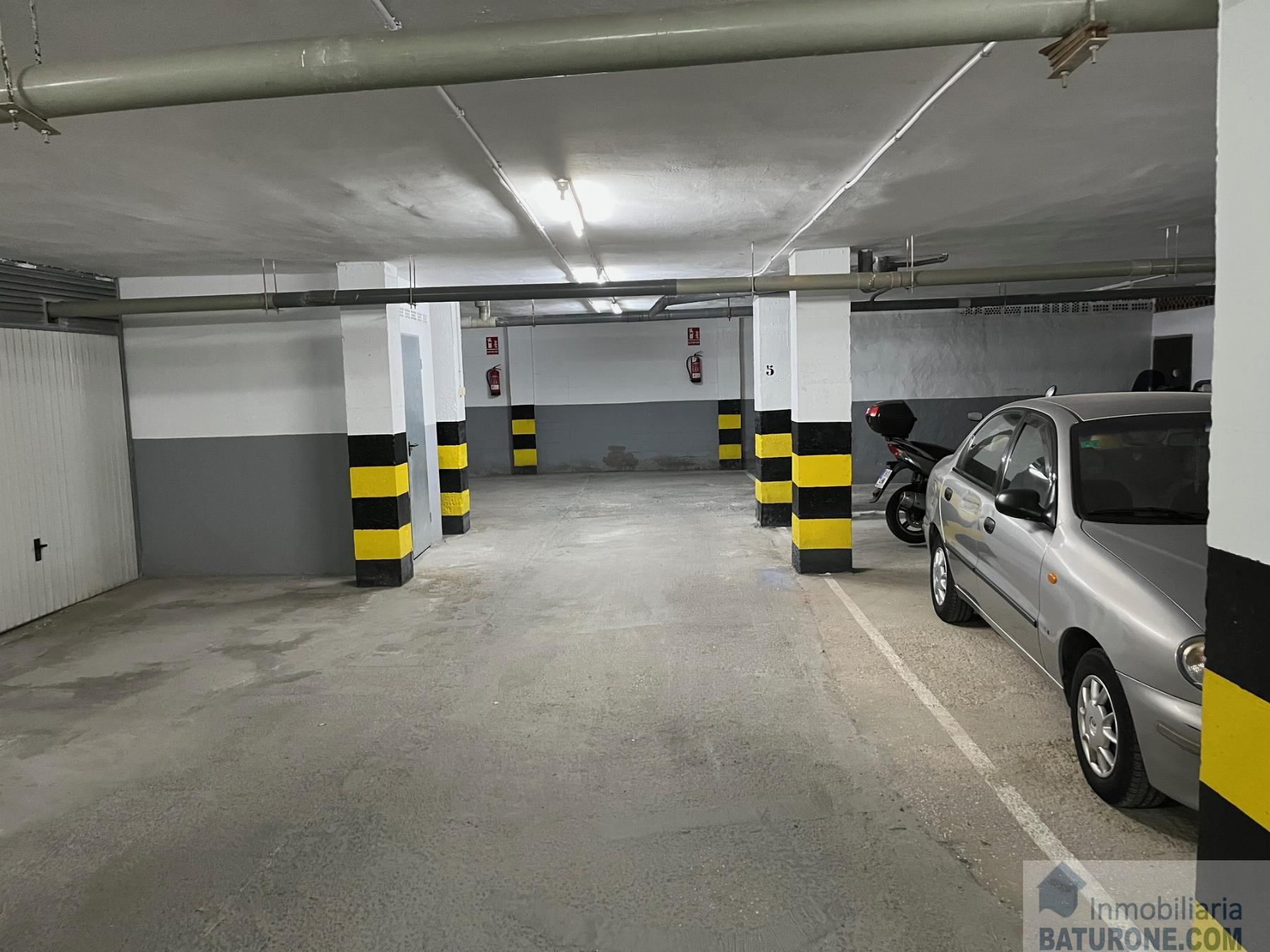 For sale of garage in San Fernando