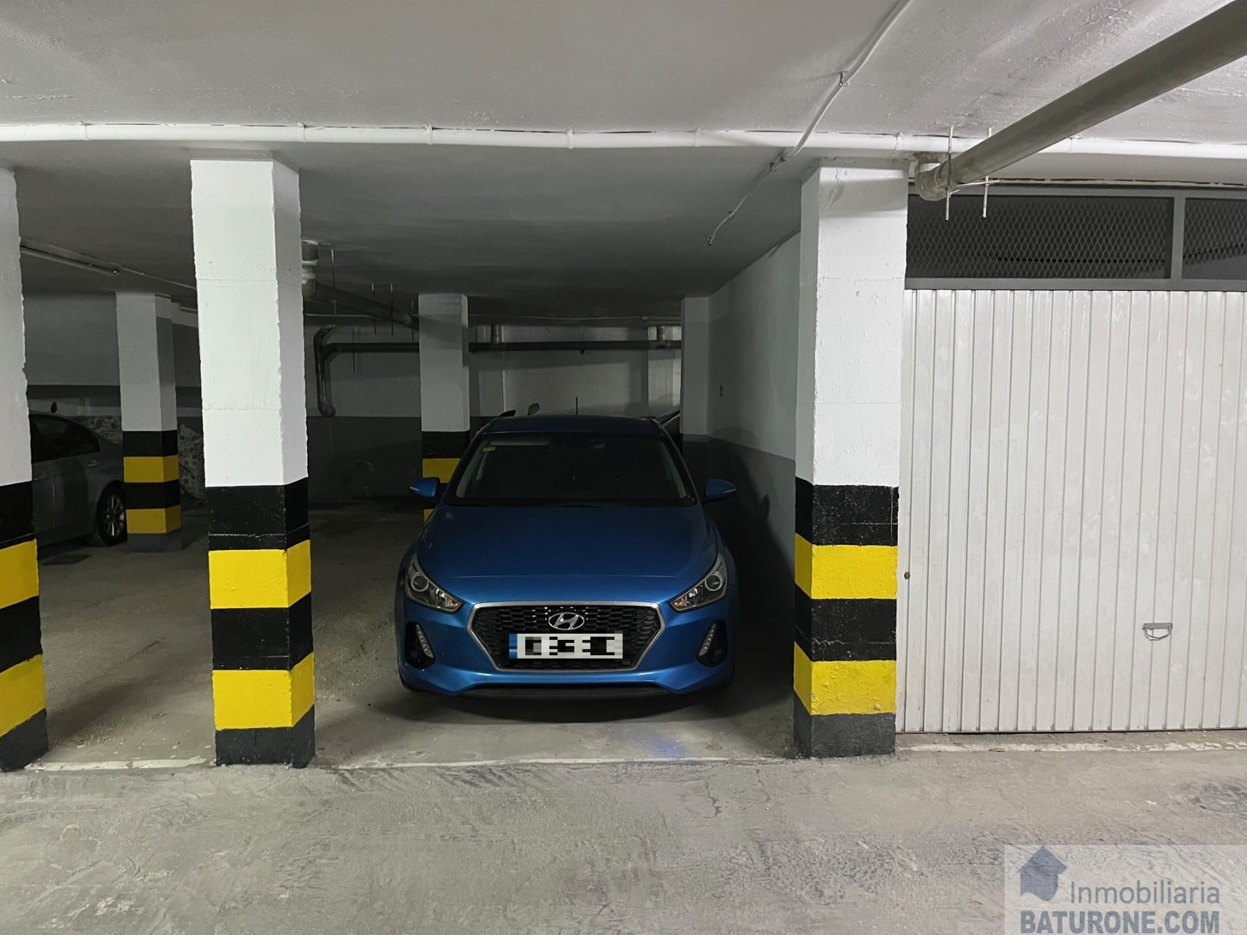 For sale of garage in San Fernando
