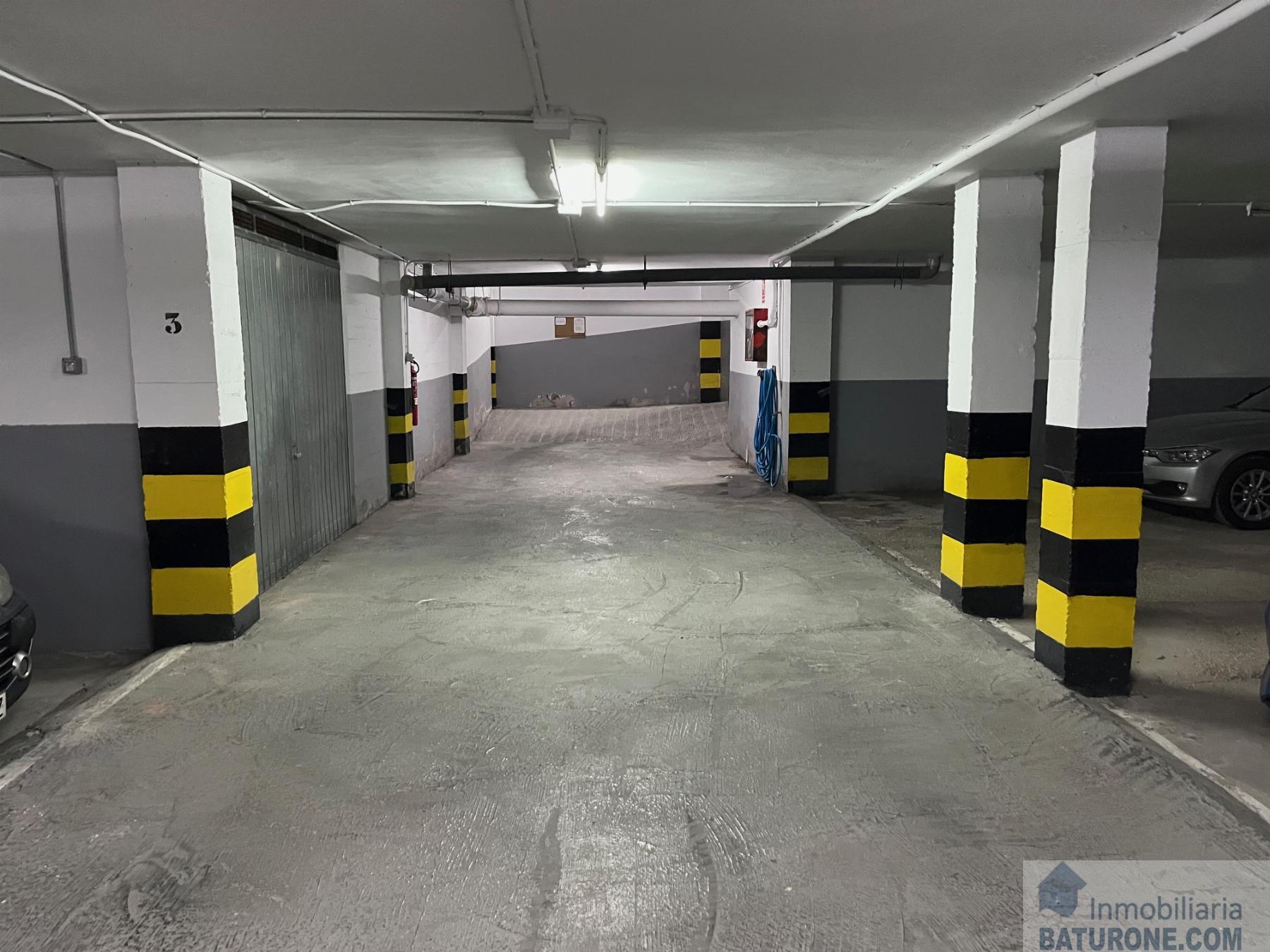 For sale of garage in San Fernando