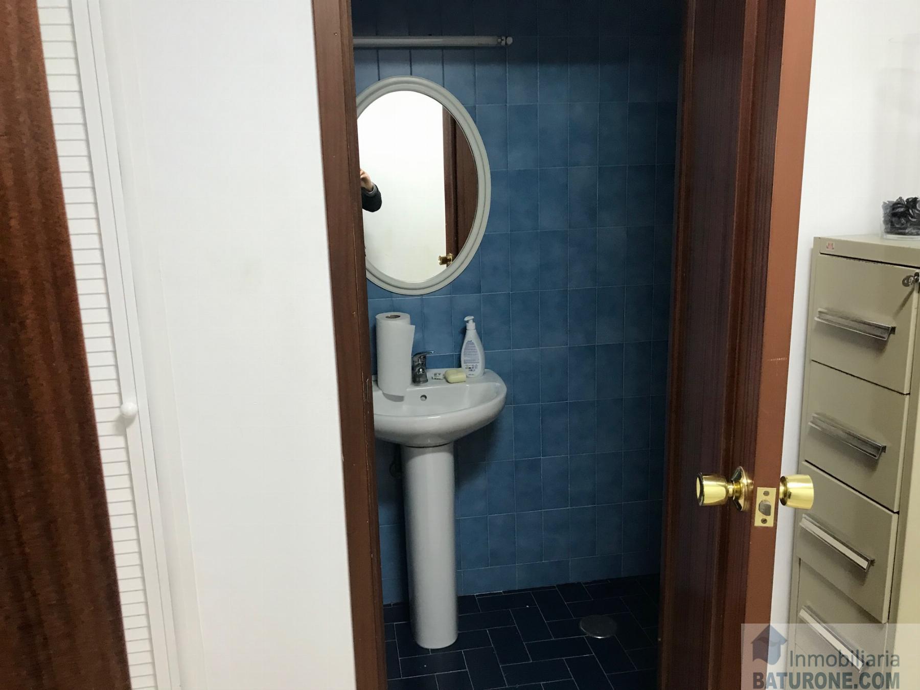 For sale of premises in San Fernando