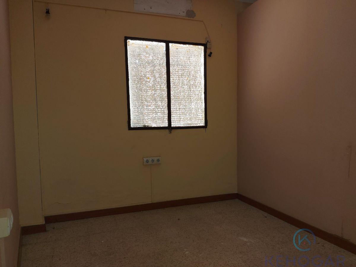 For sale of commercial in Dos Hermanas