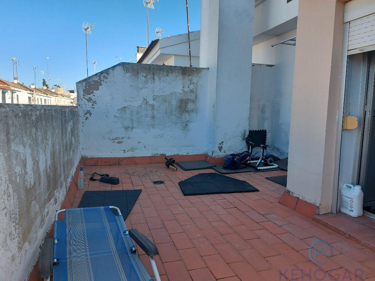 For sale of house in Dos Hermanas