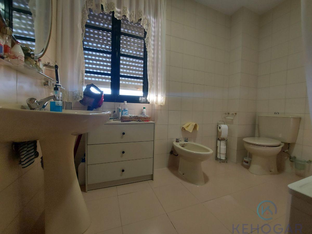For sale of house in Dos Hermanas