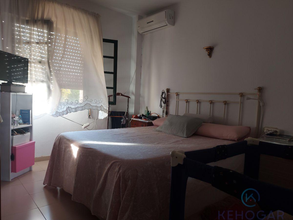For sale of house in Dos Hermanas