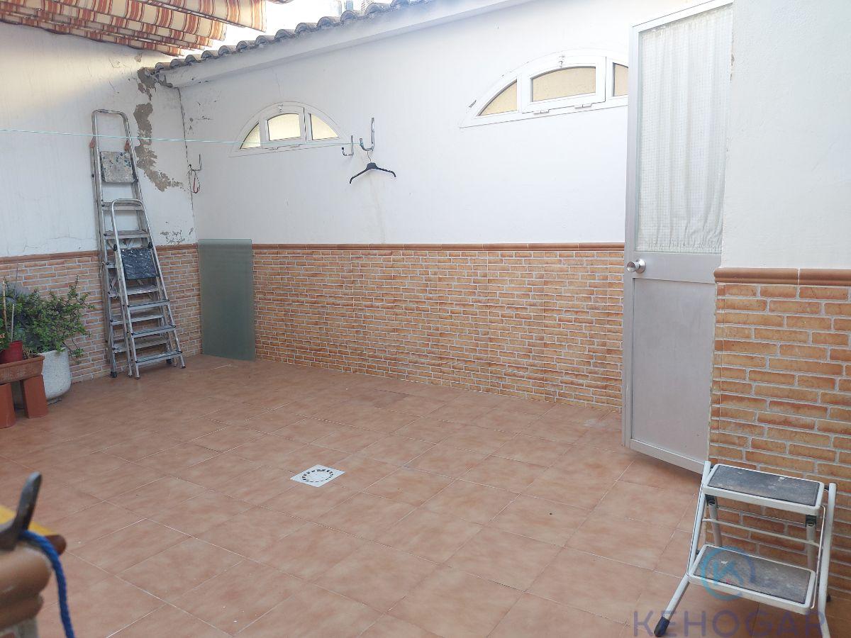 For sale of house in Dos Hermanas