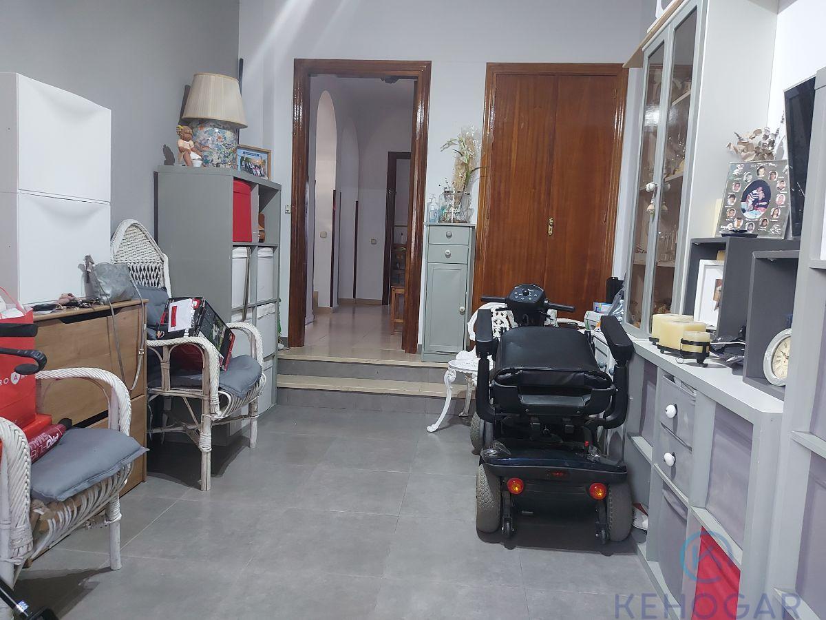 For sale of house in Dos Hermanas