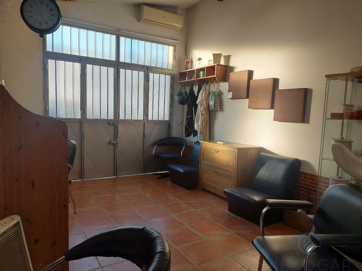 For sale of house in Dos Hermanas