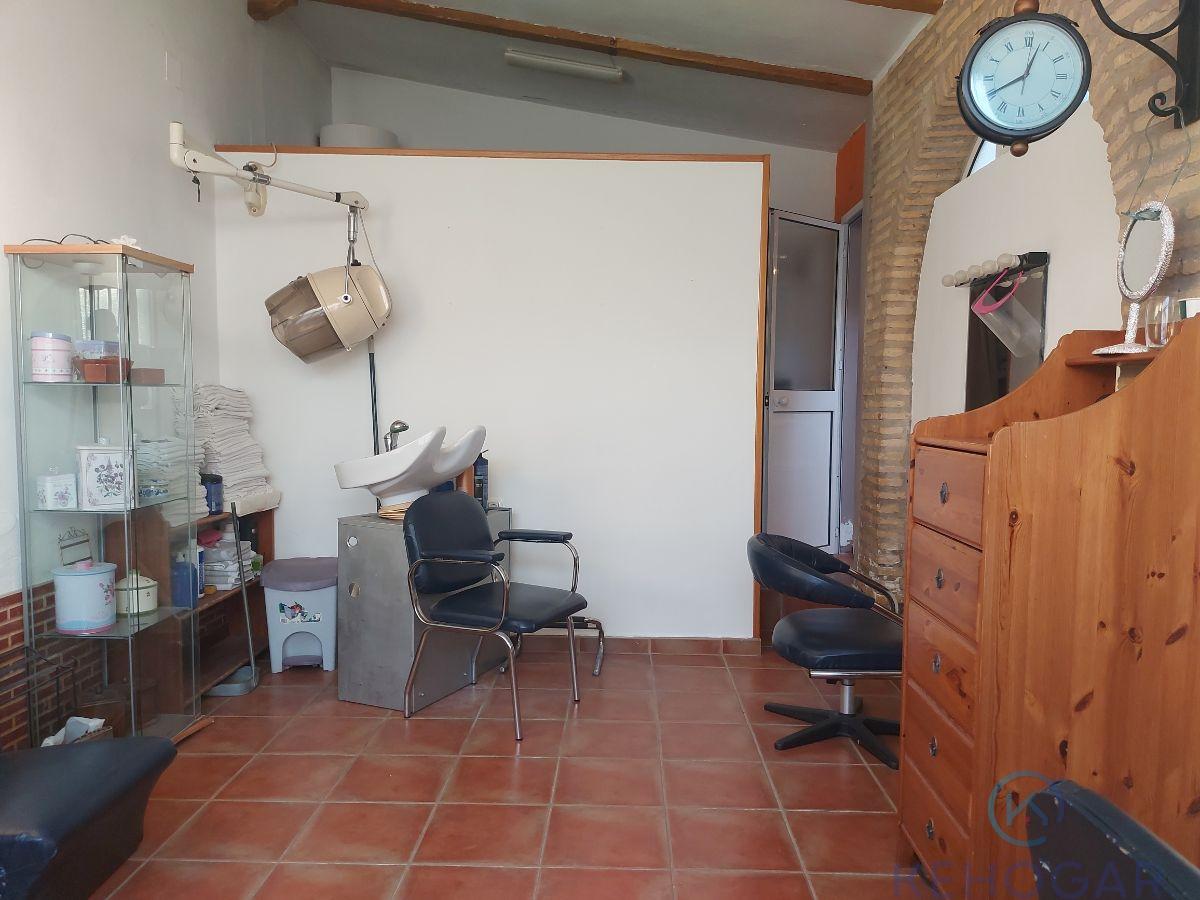 For sale of house in Dos Hermanas