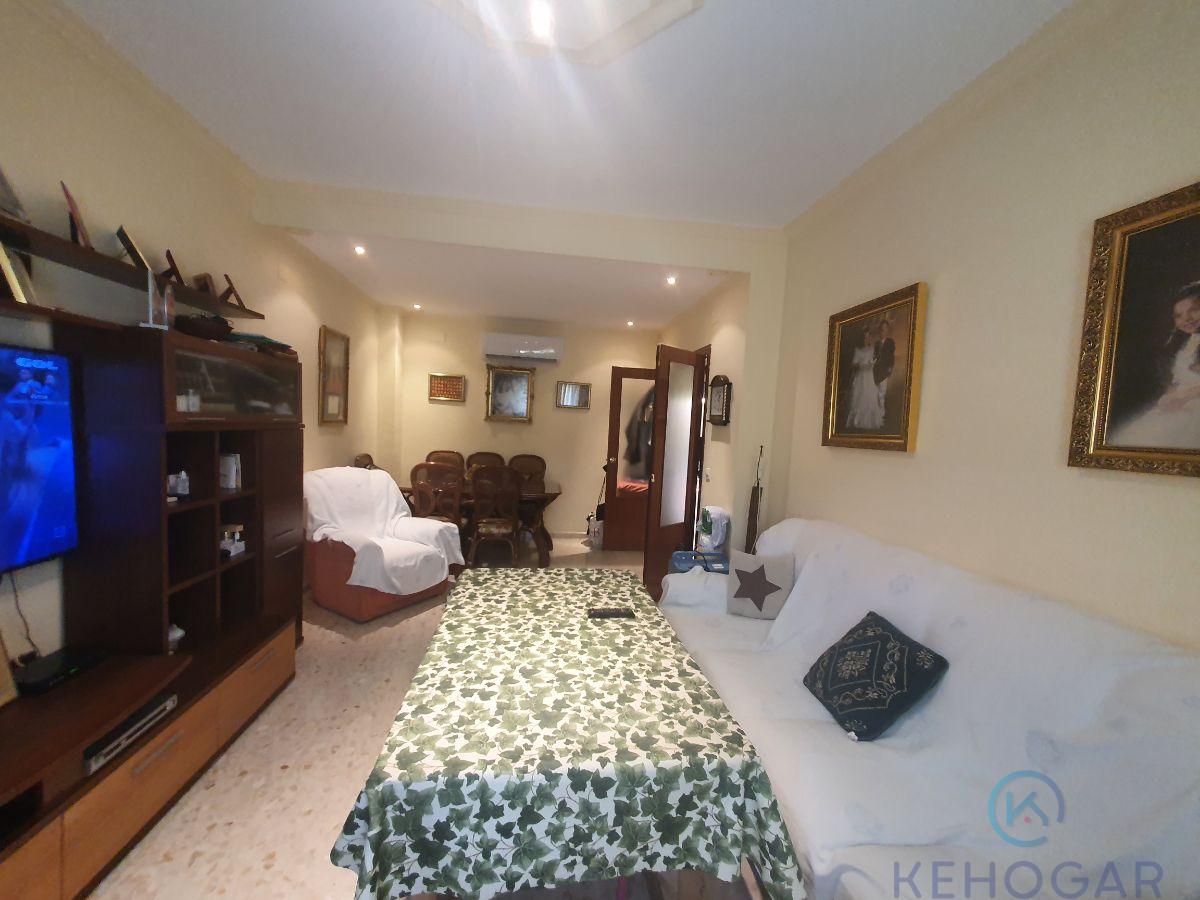 For sale of house in Dos Hermanas