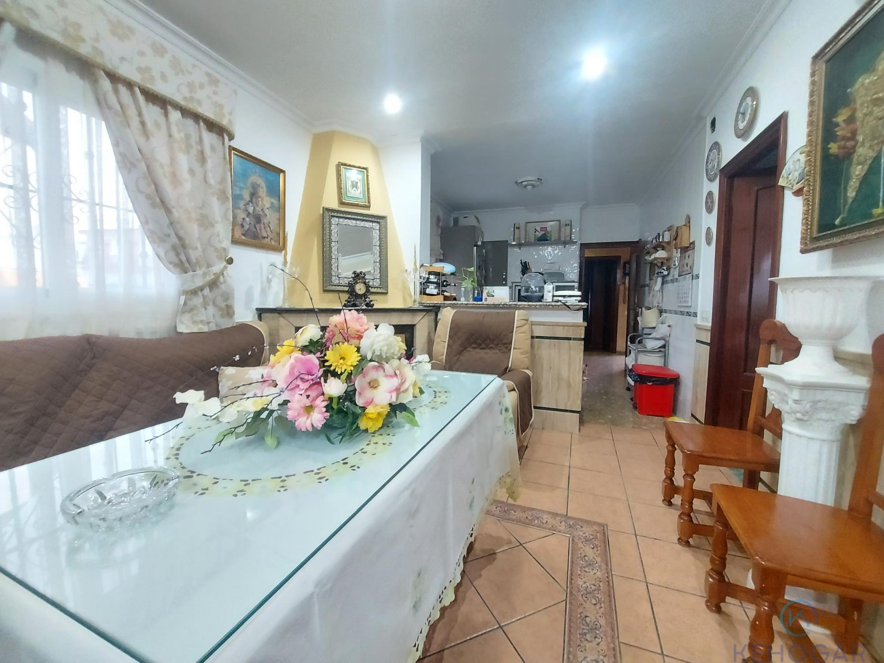 For sale of house in Dos Hermanas