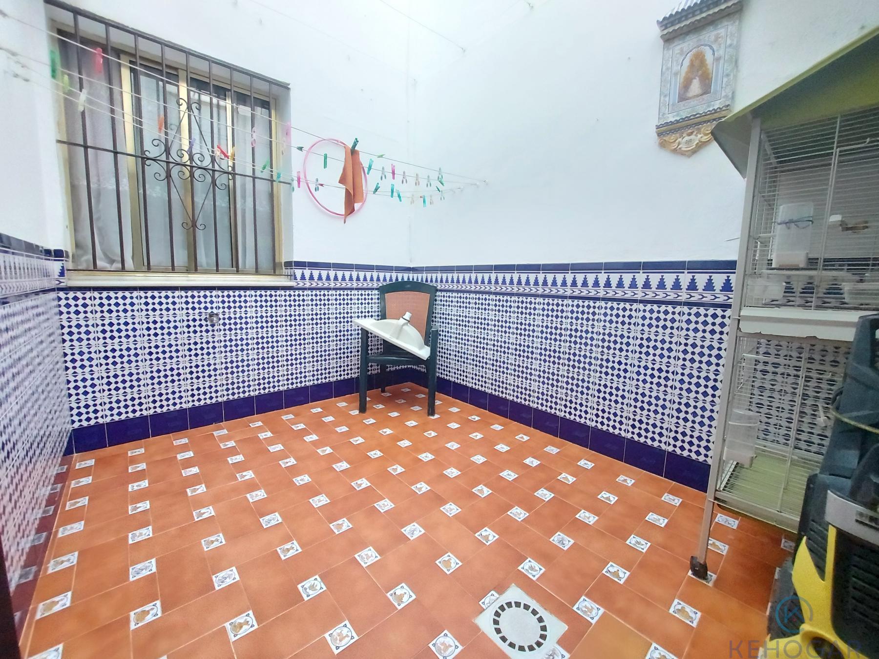 For sale of house in Dos Hermanas