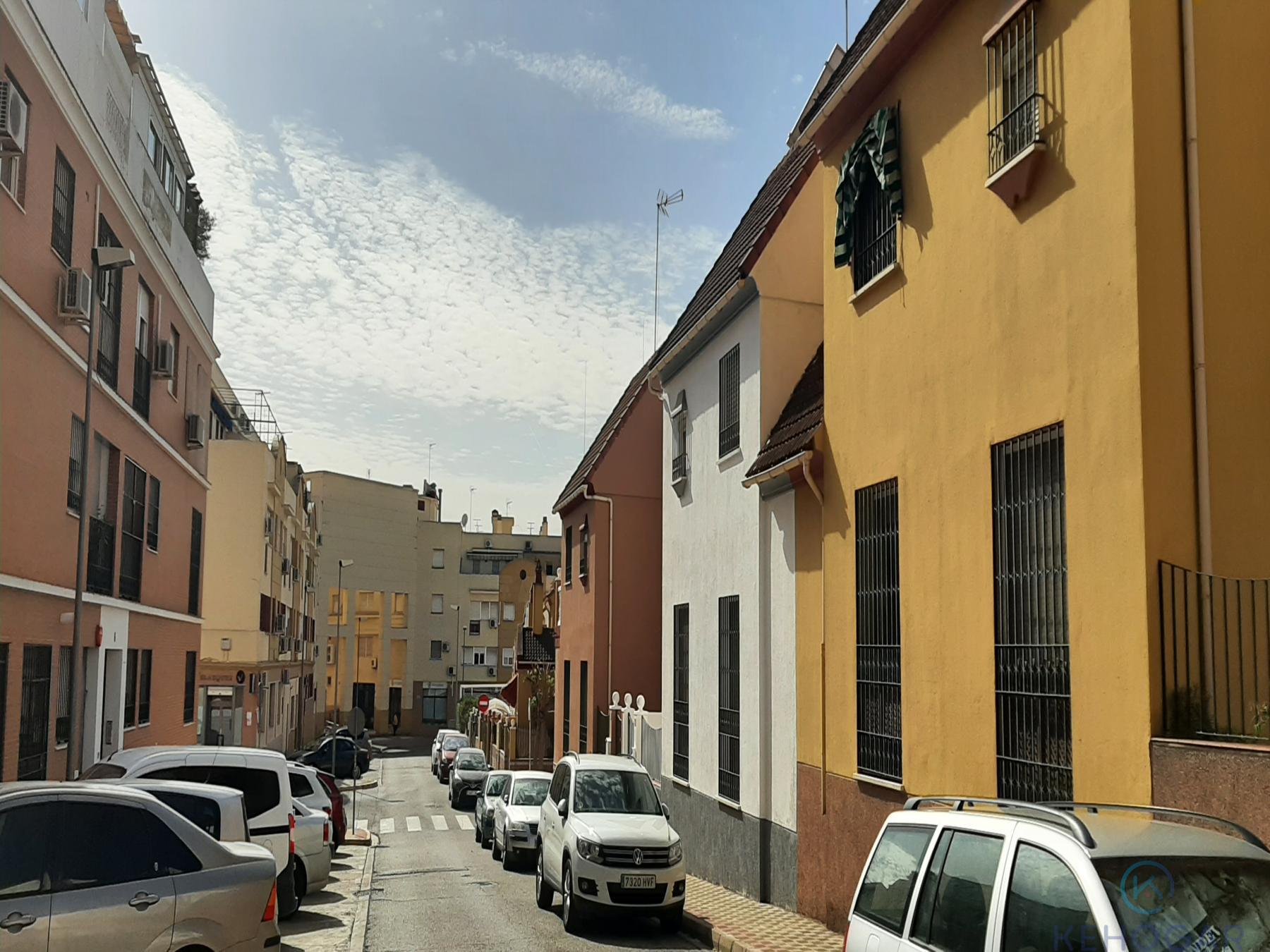 For sale of house in Dos Hermanas