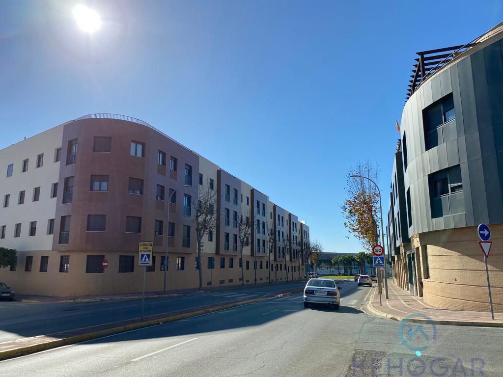 For sale of commercial in Dos Hermanas