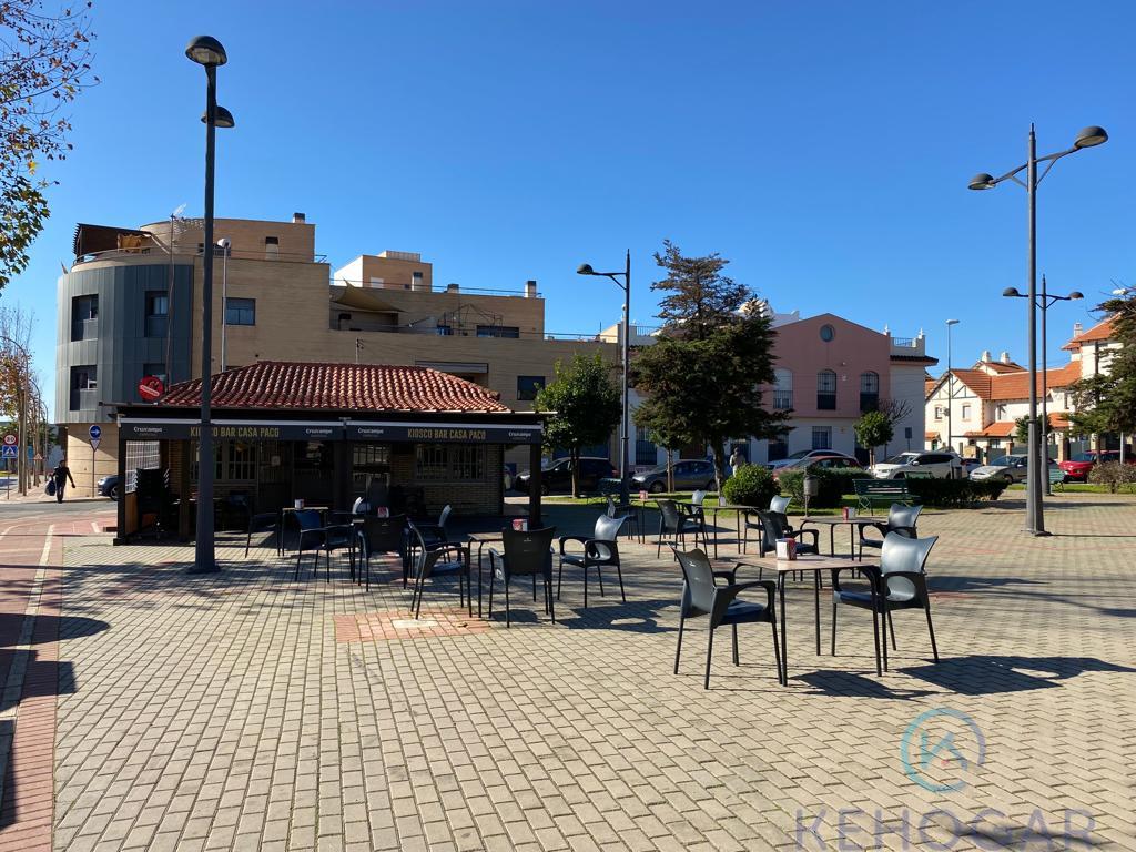 For sale of commercial in Dos Hermanas