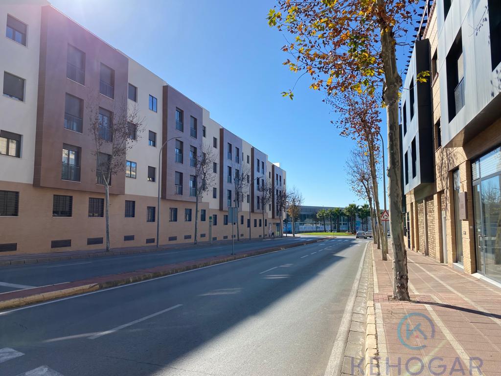 For sale of commercial in Dos Hermanas