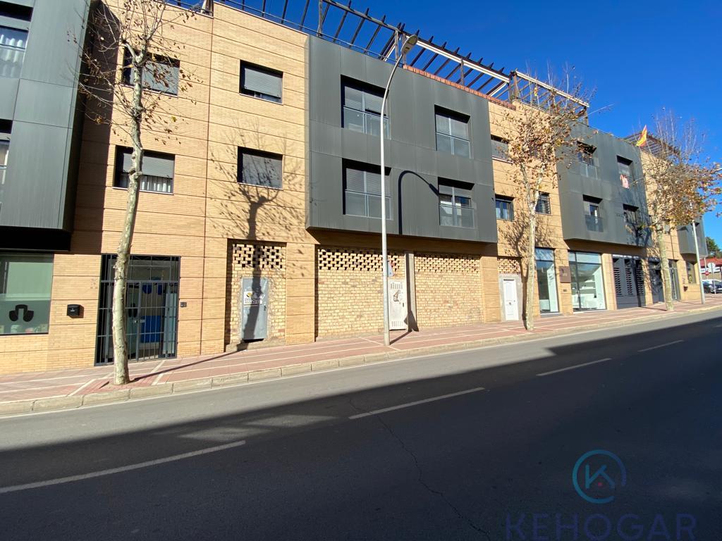 For sale of commercial in Dos Hermanas