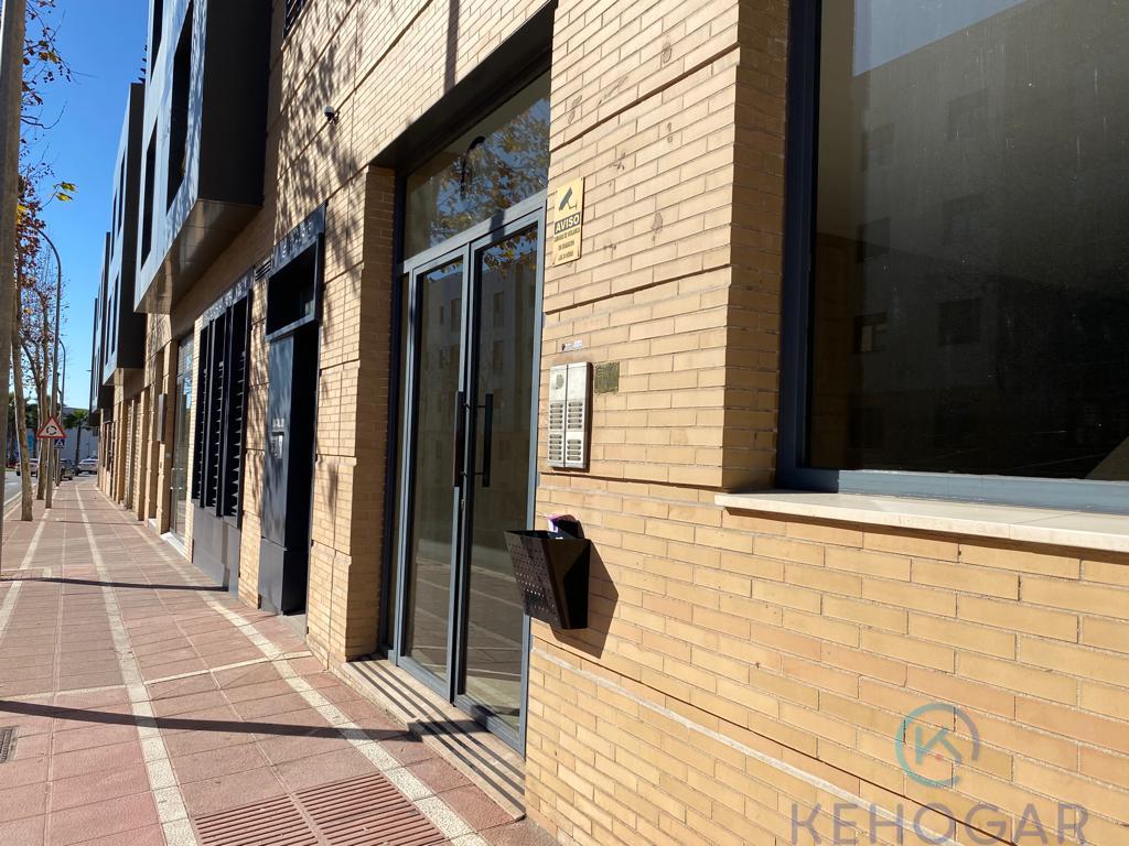 For sale of commercial in Dos Hermanas