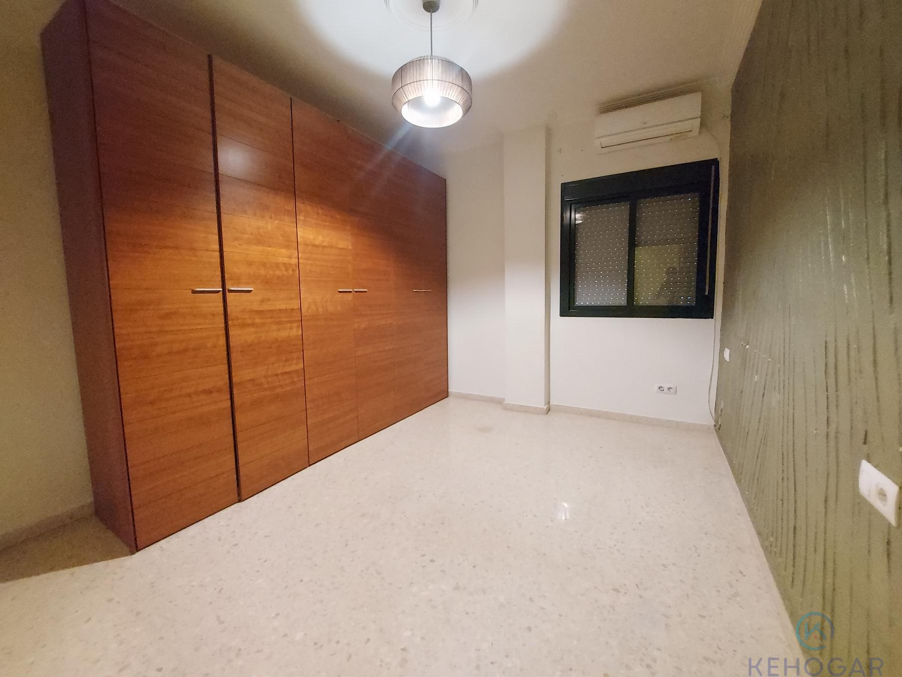 For sale of flat in Dos Hermanas