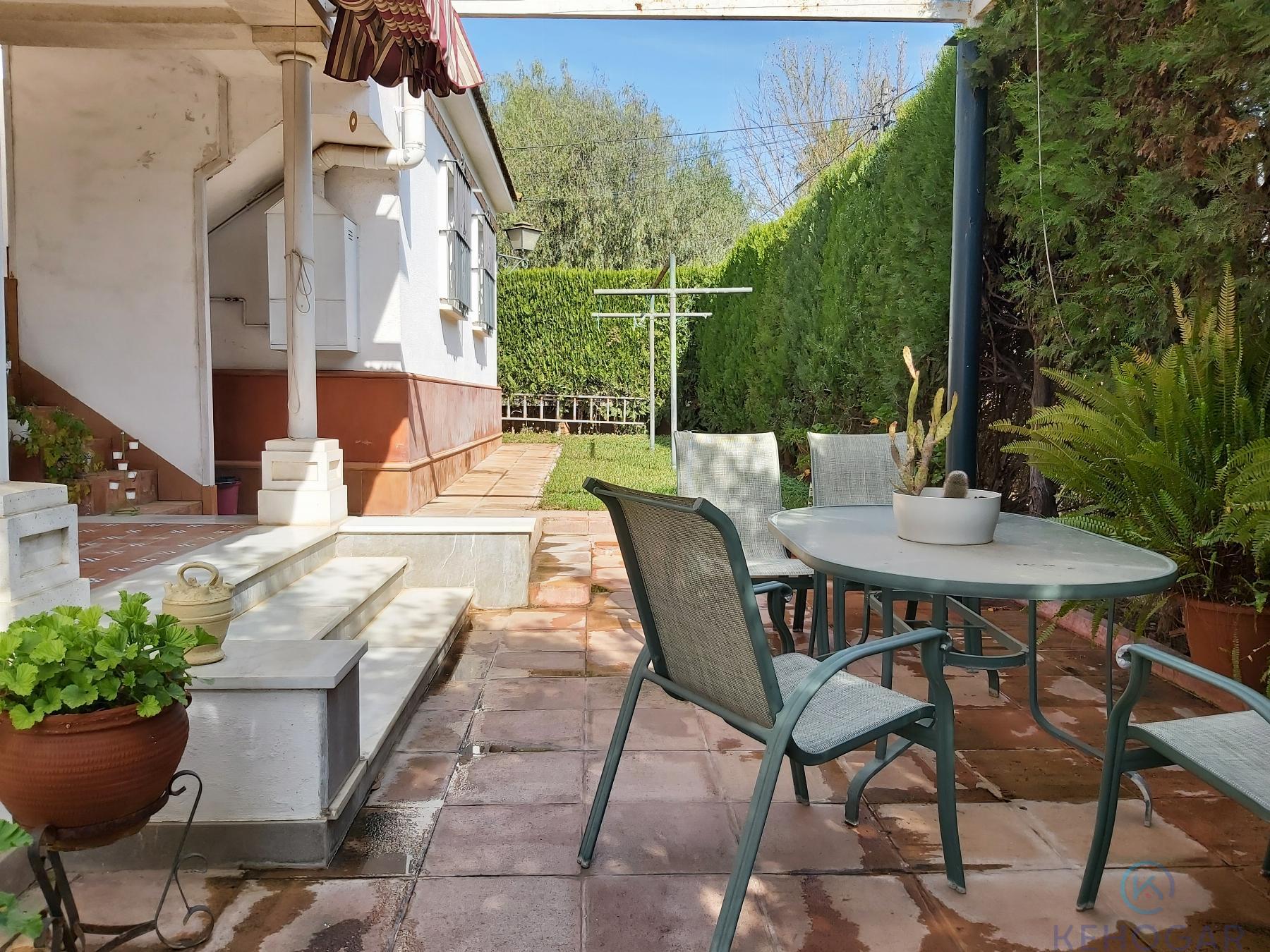 For sale of chalet in Dos Hermanas