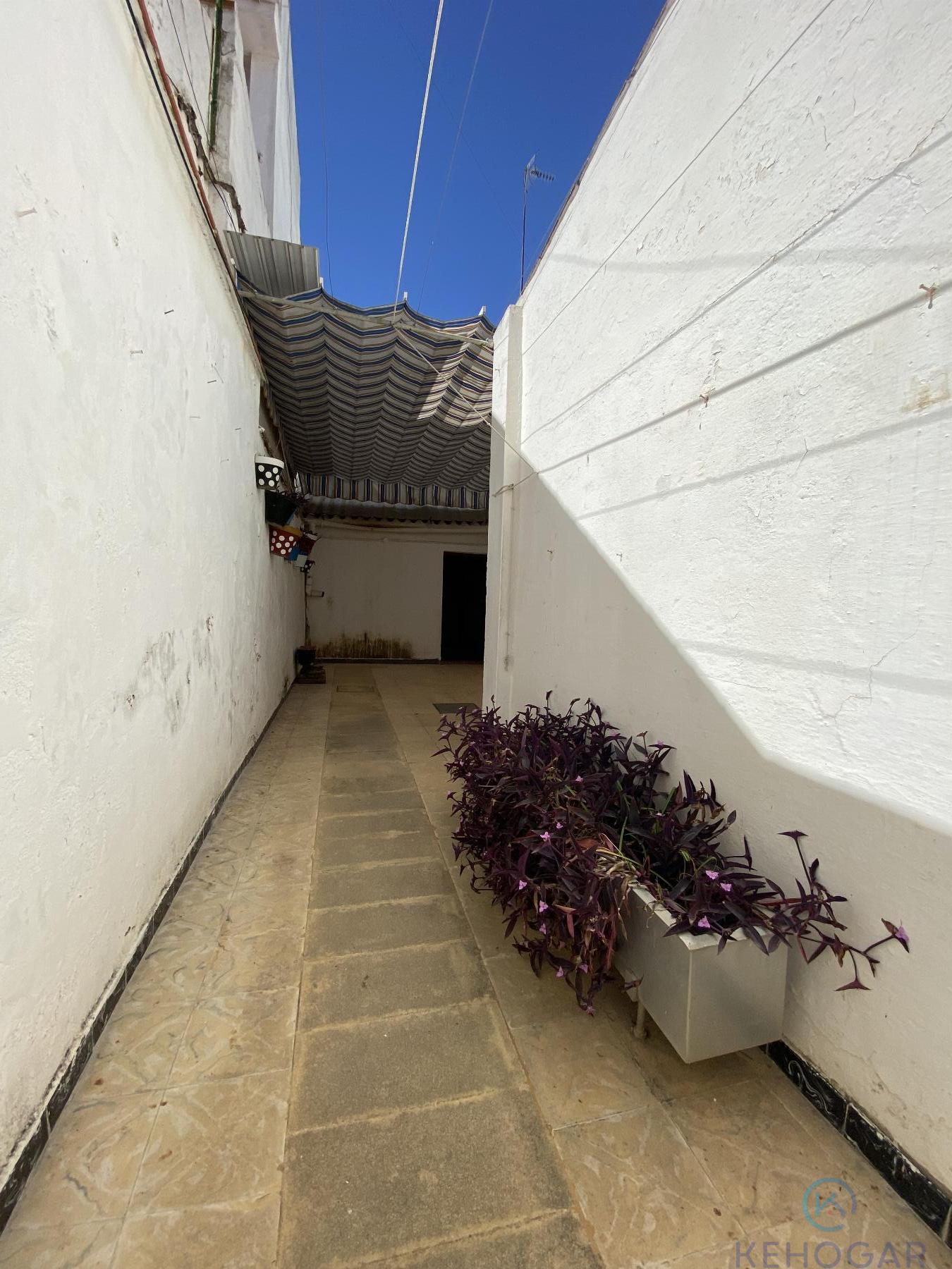 For sale of house in Dos Hermanas