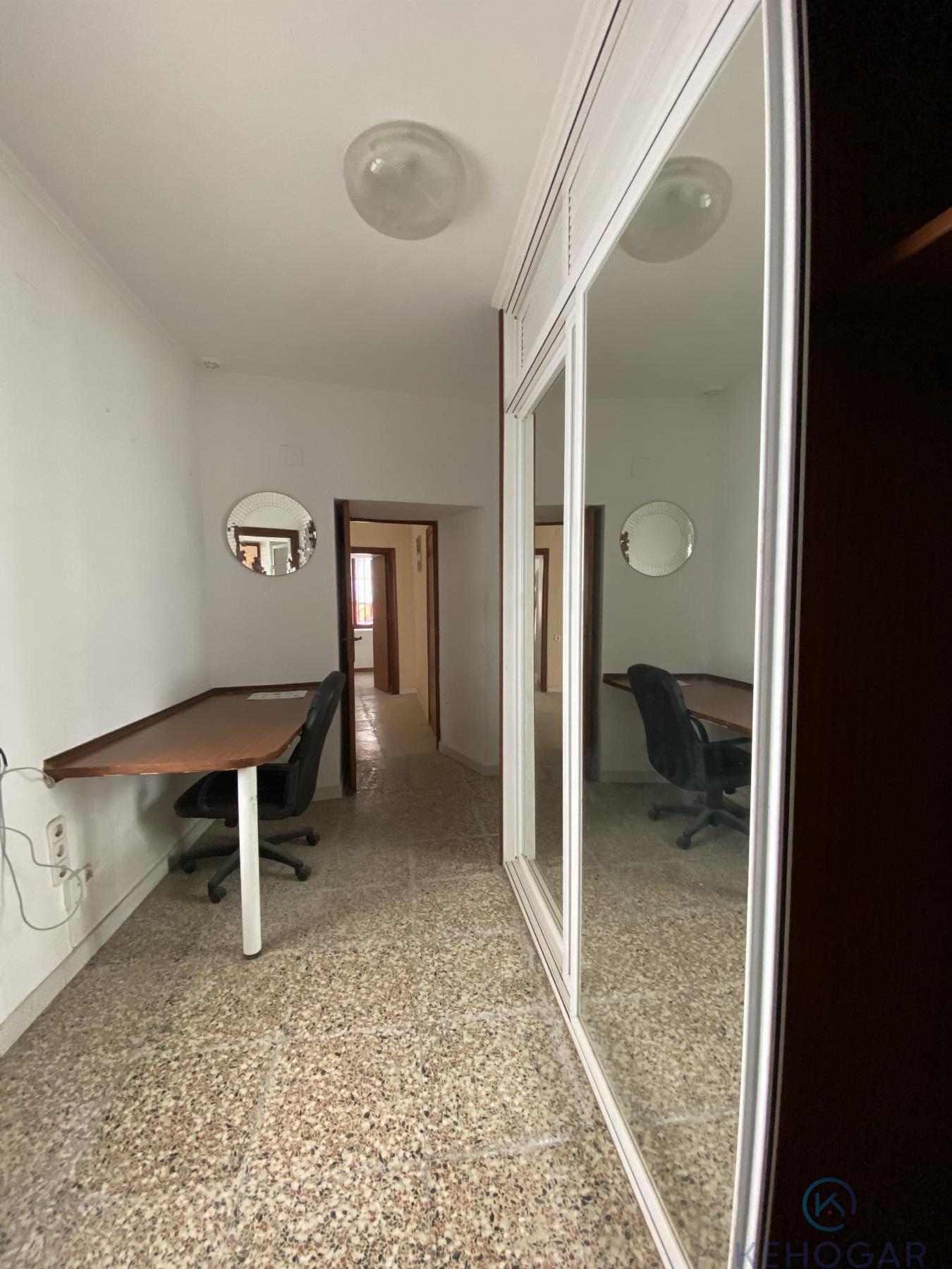 For sale of house in Dos Hermanas