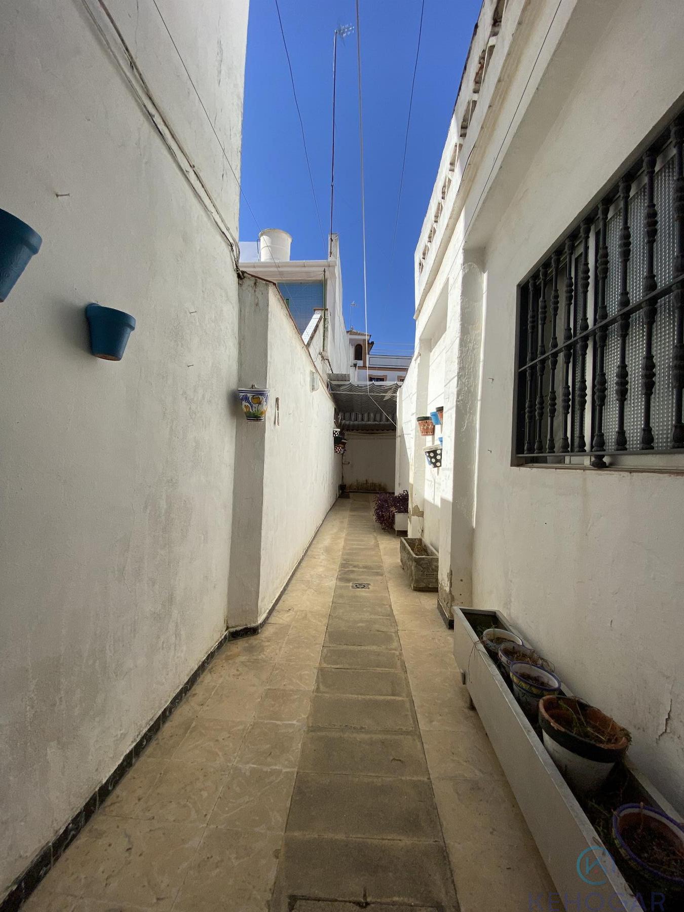 For sale of house in Dos Hermanas
