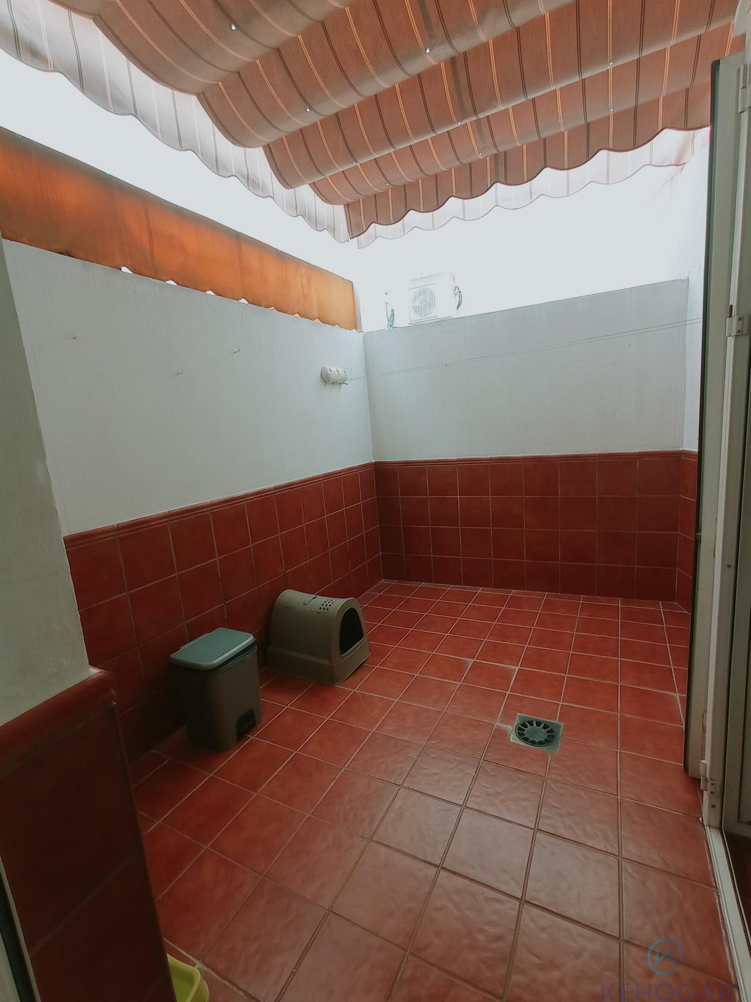 For sale of house in Dos Hermanas