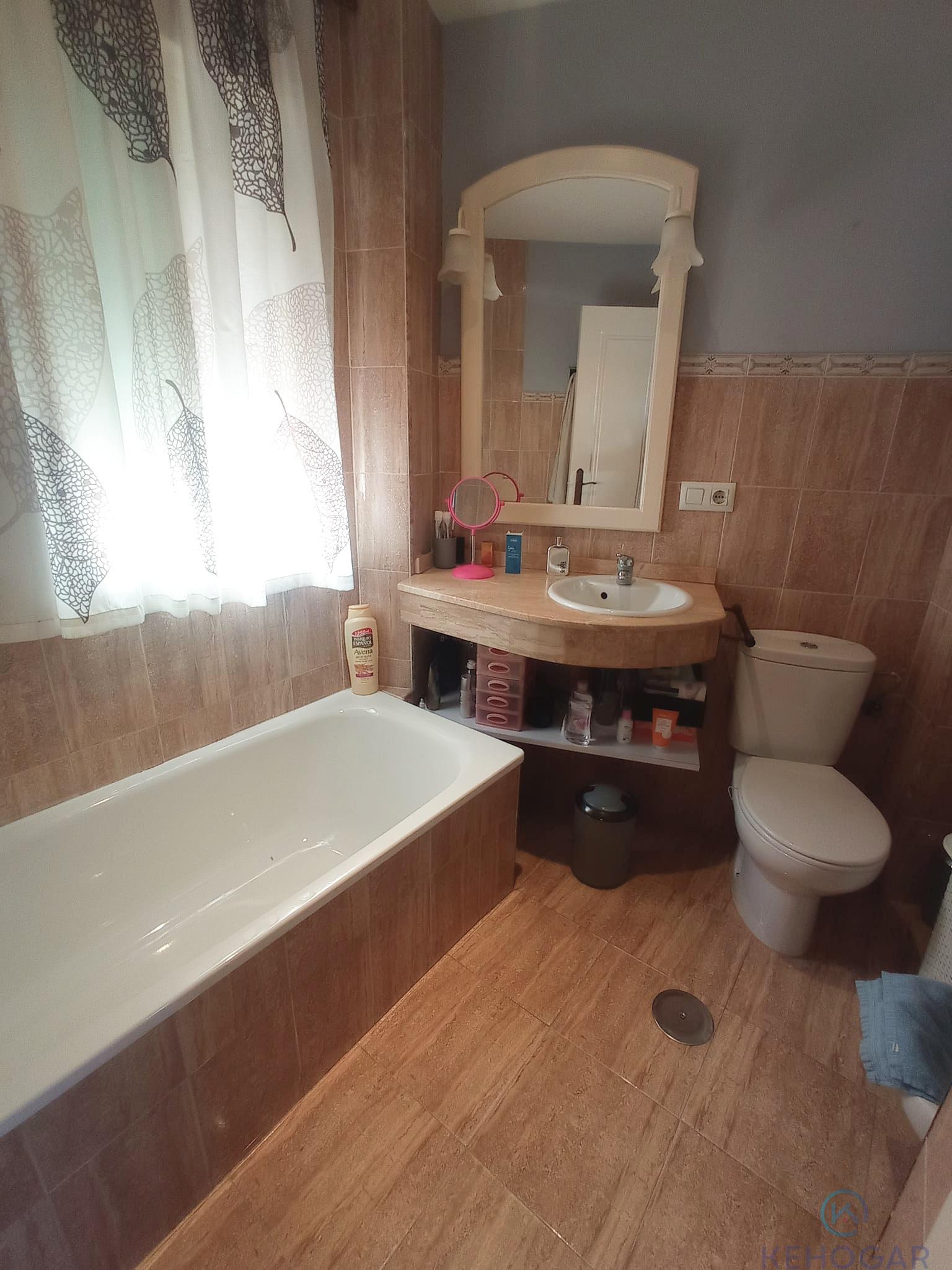 For sale of house in Dos Hermanas