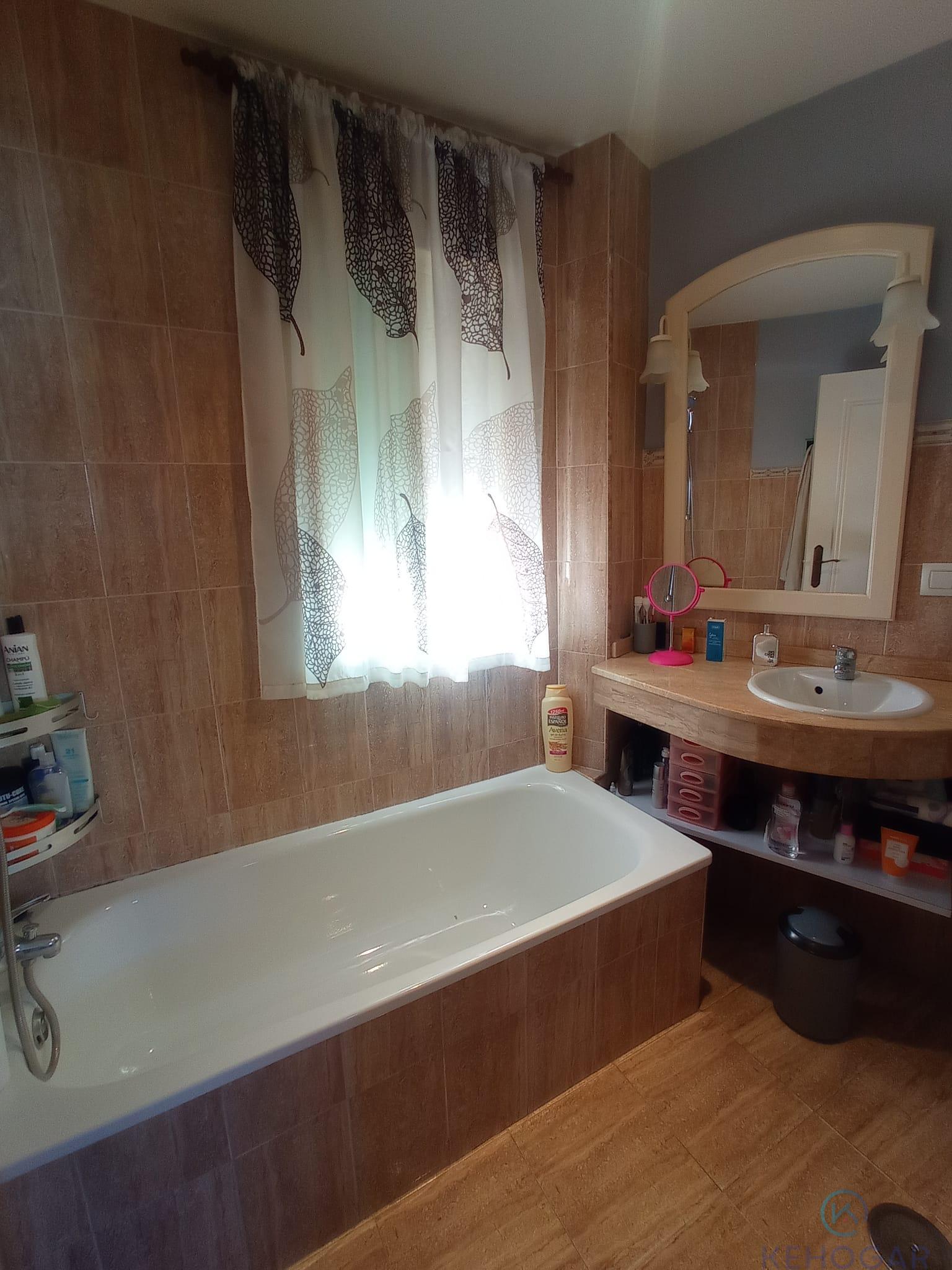 For sale of house in Dos Hermanas