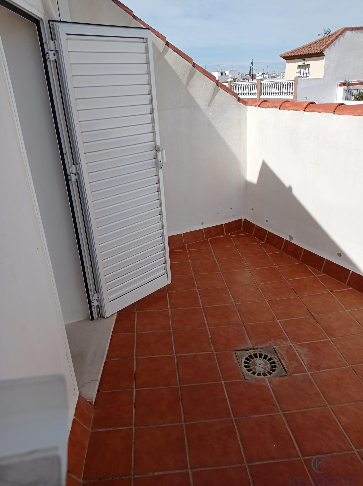 For sale of house in Dos Hermanas