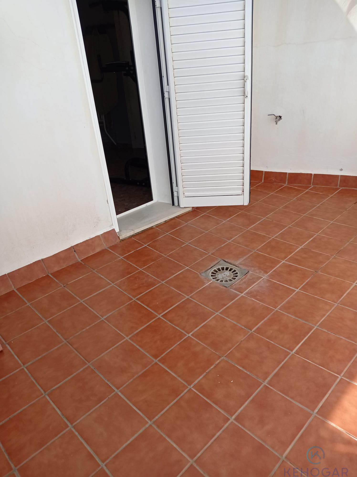 For sale of house in Dos Hermanas