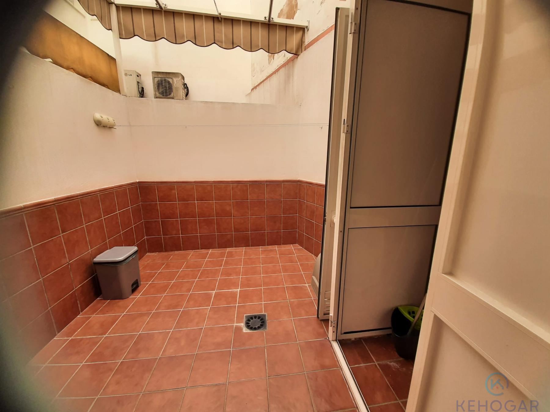 For sale of house in Dos Hermanas