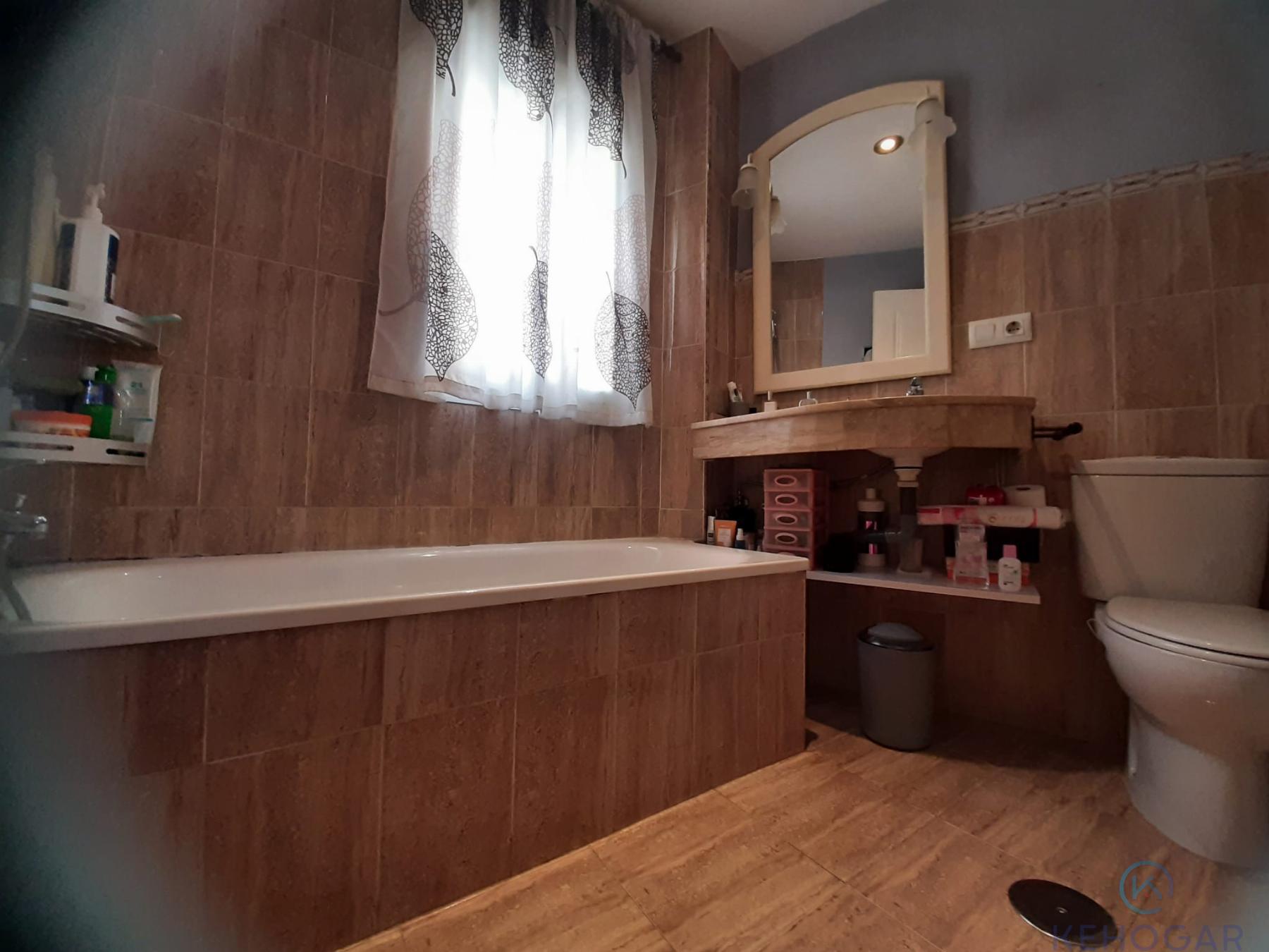 For sale of house in Dos Hermanas