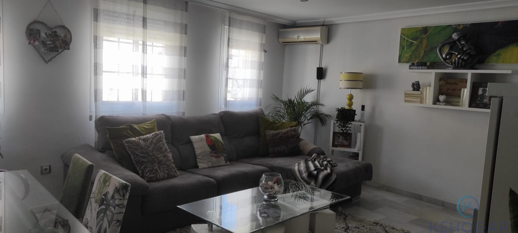 For sale of duplex in Dos Hermanas
